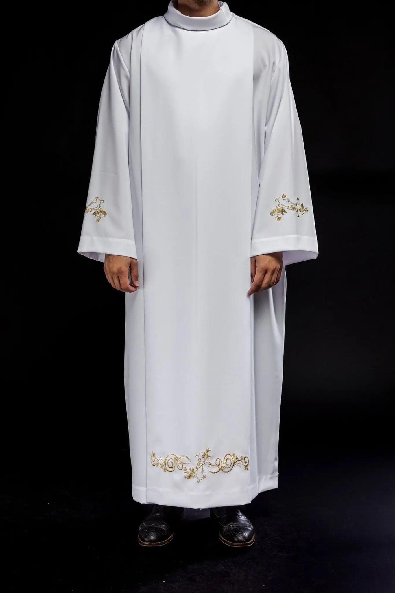 Túnica de sacerdote de cuello alto lisa Bordado decorativo blanco