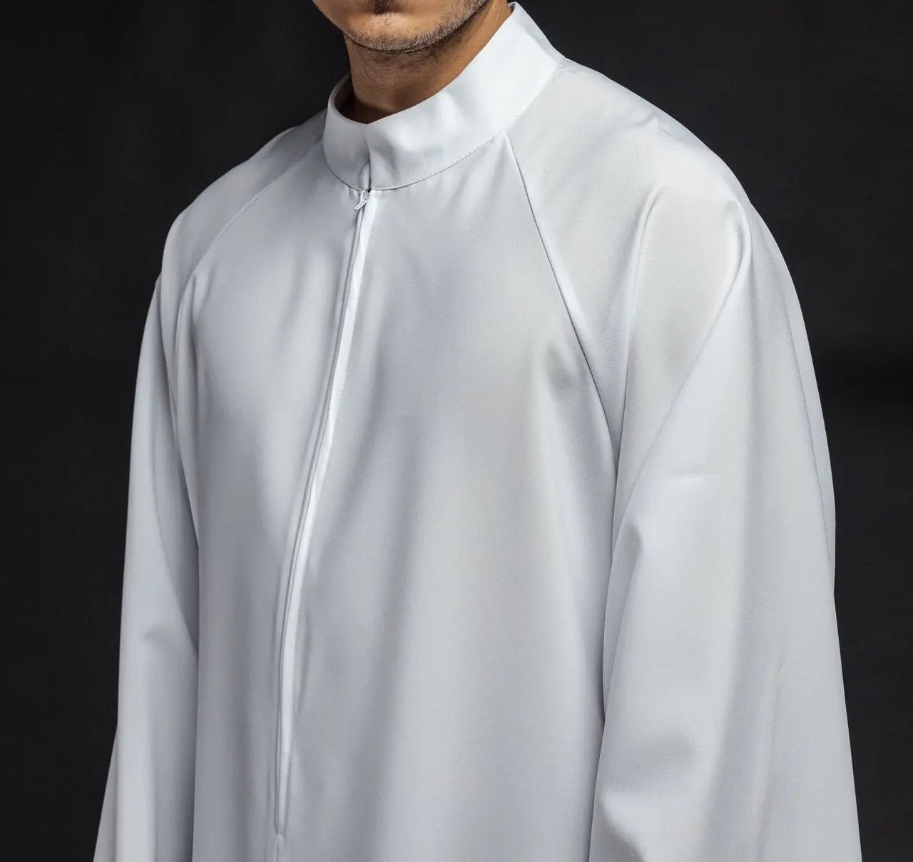 Túnica de sacerdote con cremallera frontal blanca