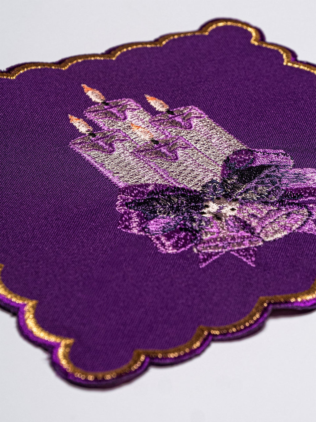 Bielizna kielichowa haftowana Adwent