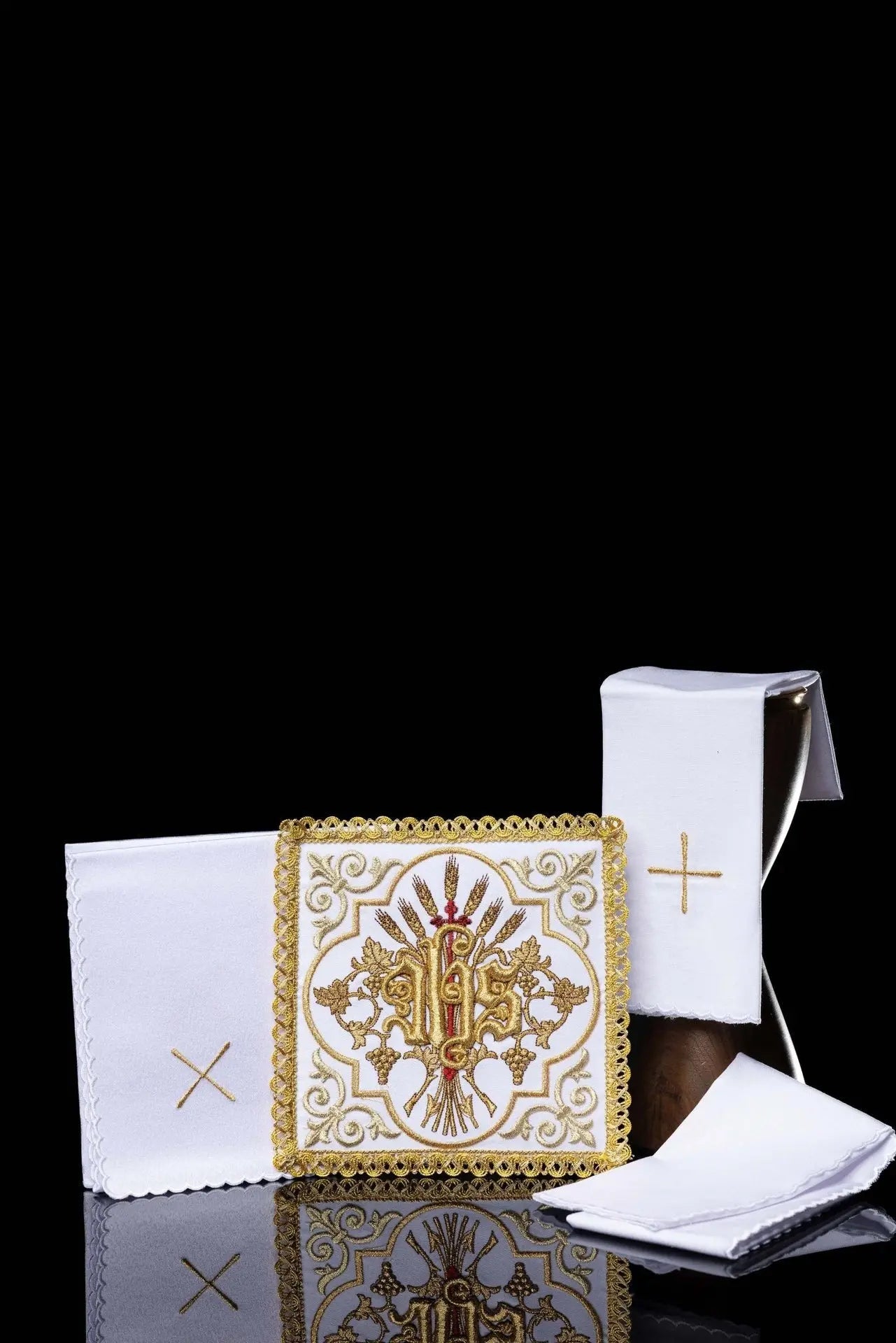 Juego de lino bordado para cáliz con monograma IHS – Colección símbolo de Jesús