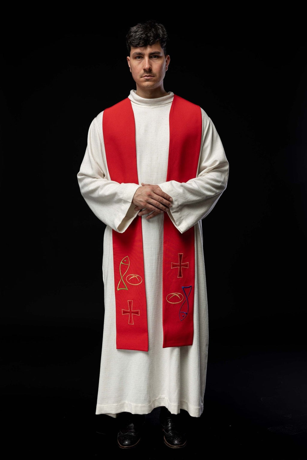 Czerwona stuła kapłańska haftowana z motywem Ryba Chleb Krzyż