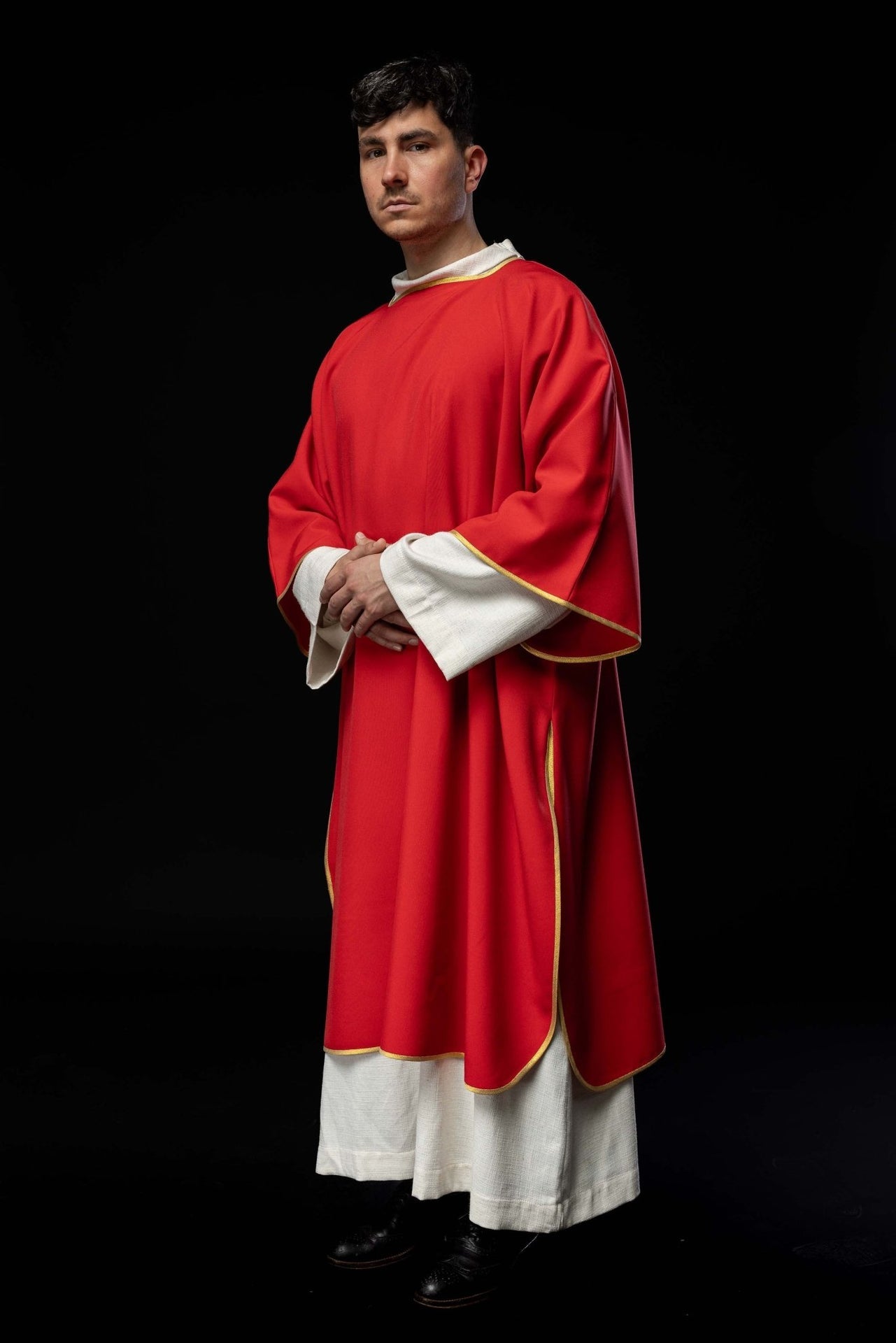 Dalmatyka gładka ze złotą lamówką czerwona