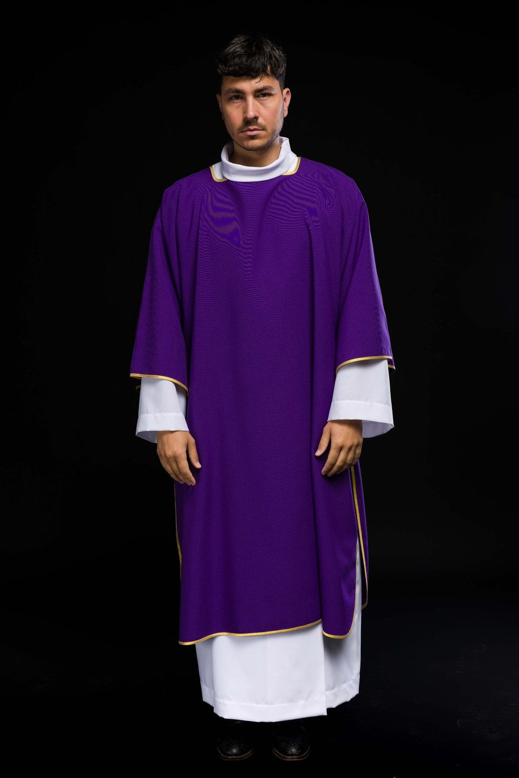 Dalmatyka gładka ze złotą lamówką fioletowa