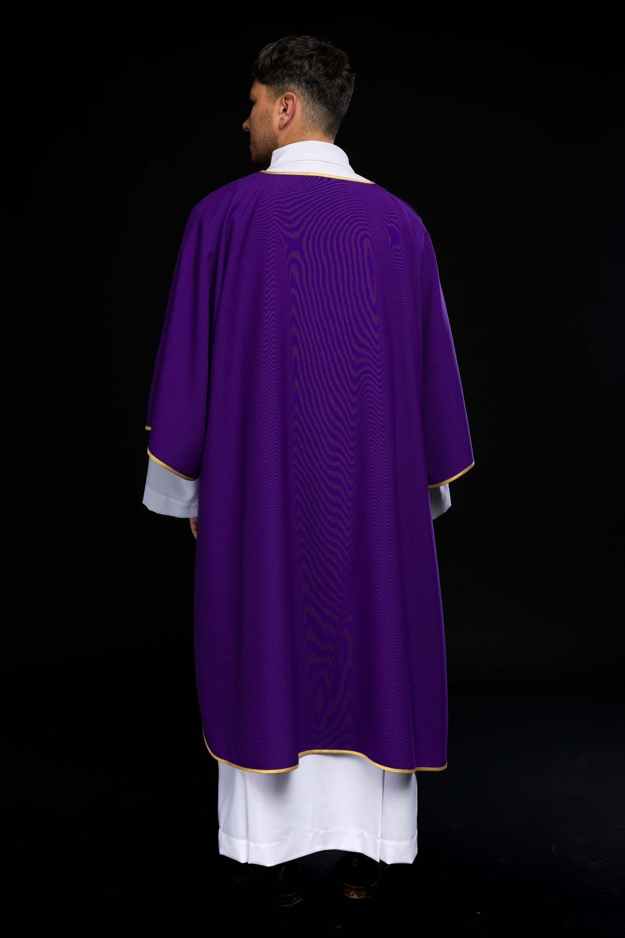 Dalmatyka gładka ze złotą lamówką fioletowa