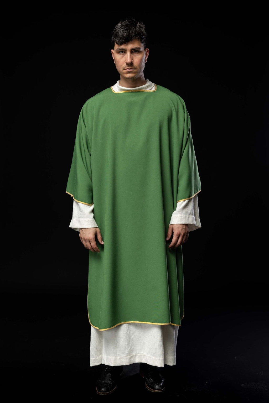 Dalmatyka gładka ze złotą lamówką zielona