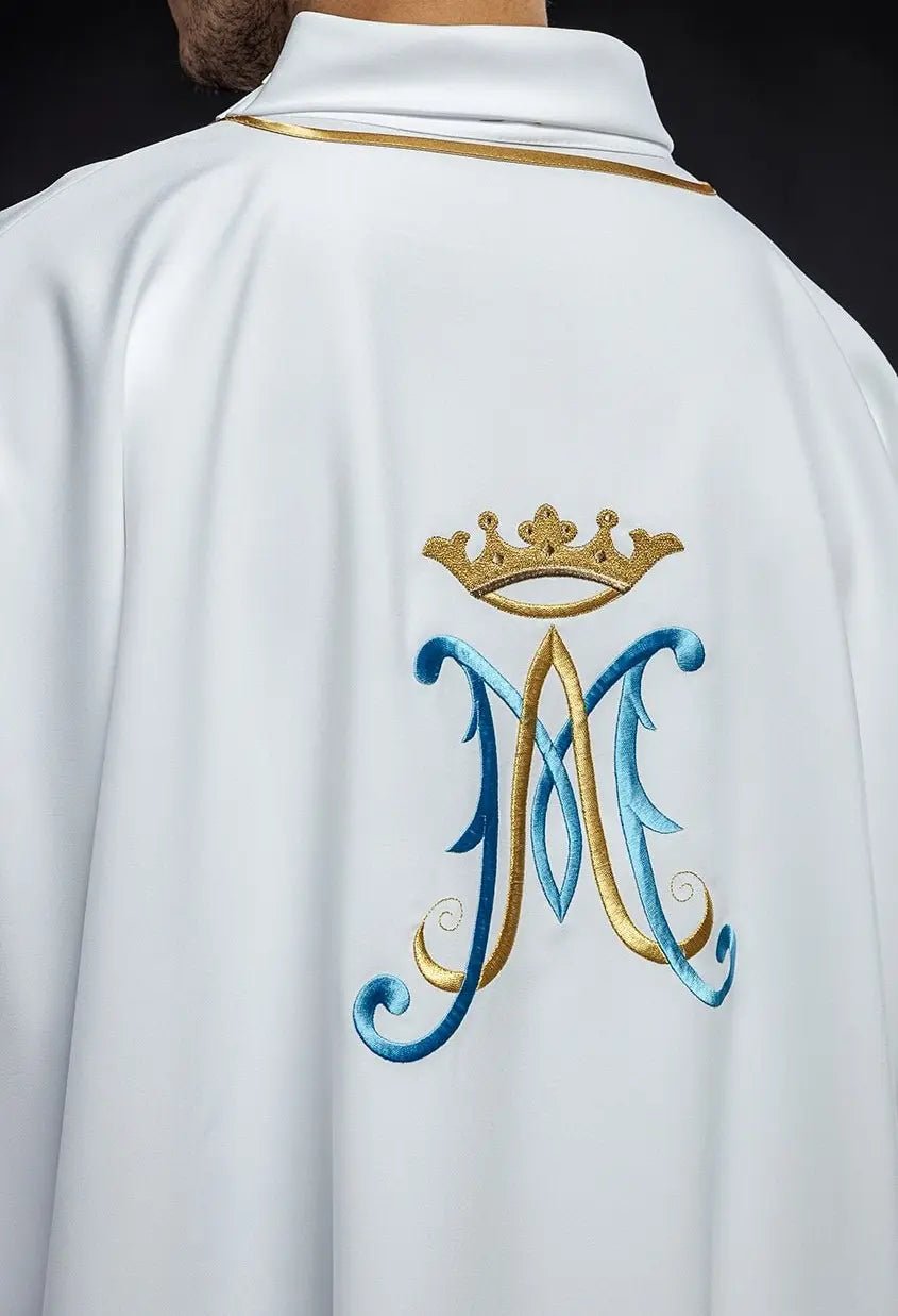 Dalmáticas con bordado mariano