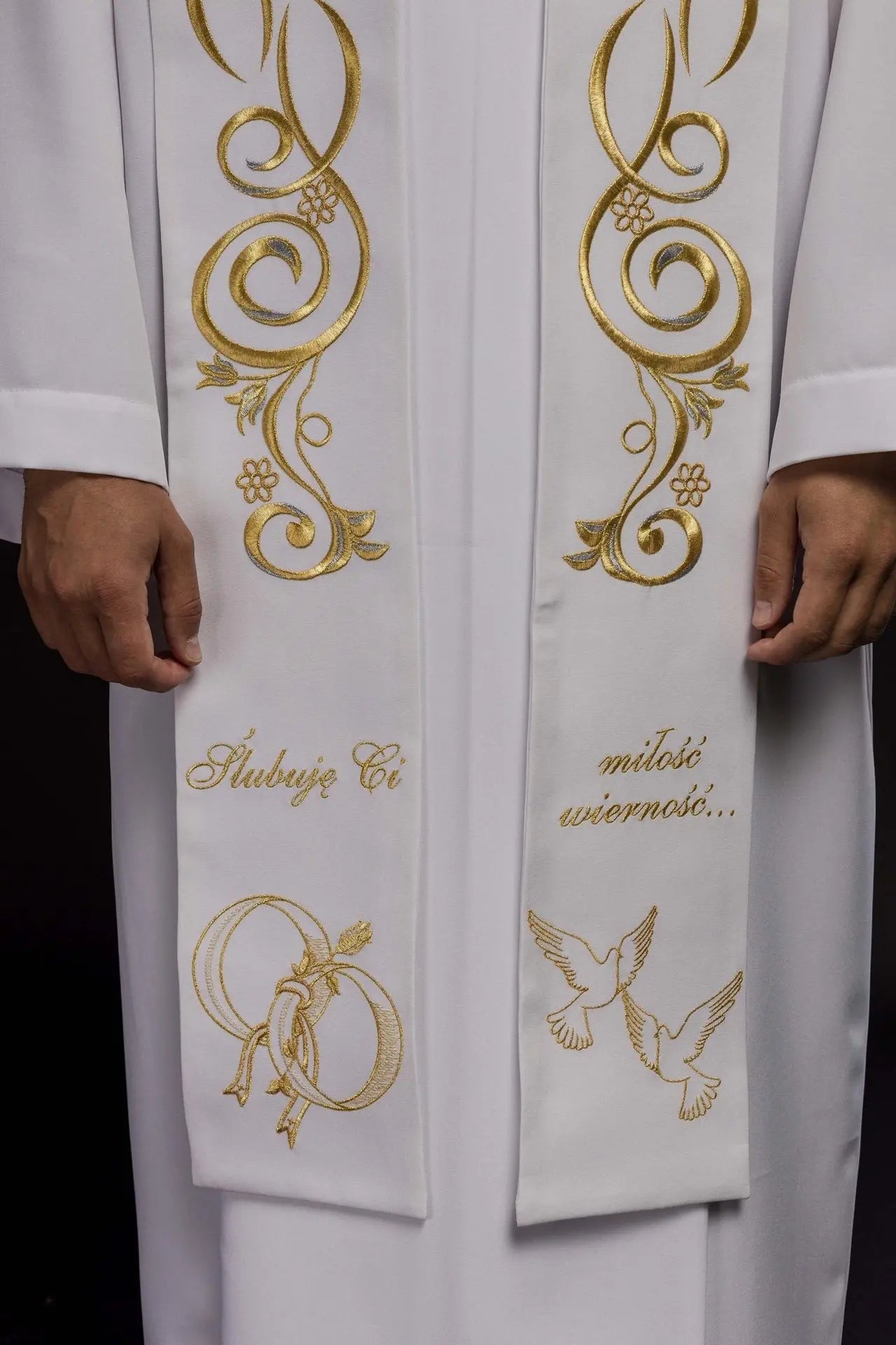 Estola de boda larga bordada en blanco