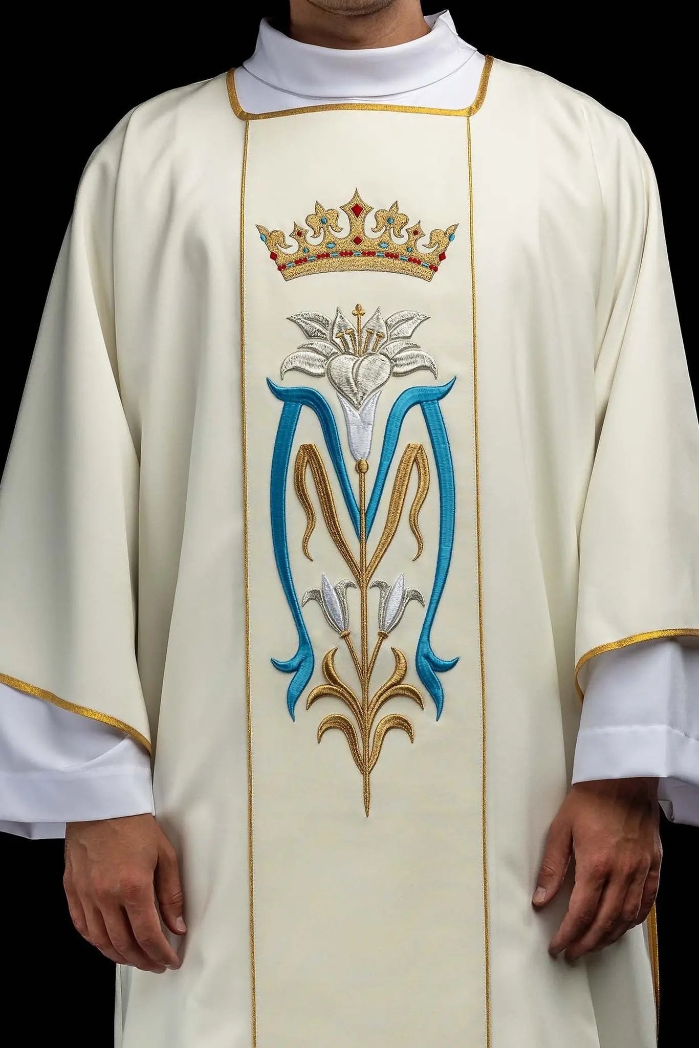 Ecru Marian Dalmatic with Embroidery and Gold Trim - HAFTINA ATELIER