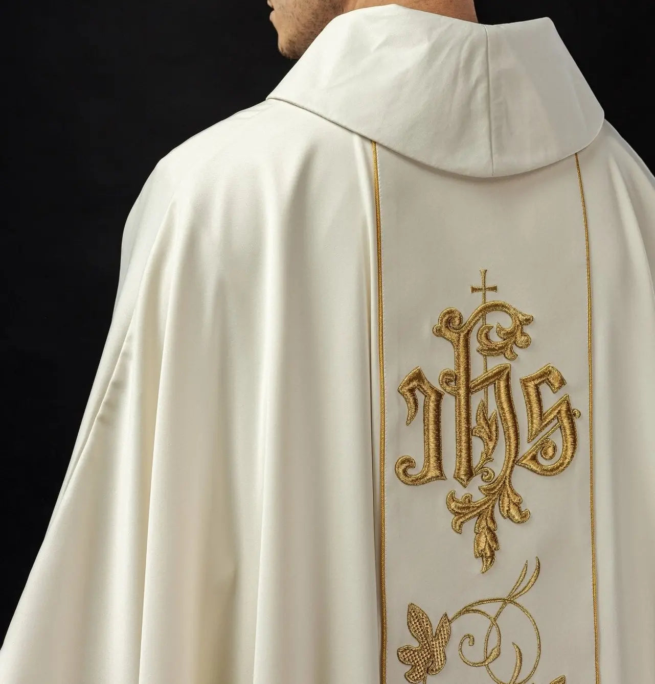 Ecru liturgical chasuble with richly decorated belt with floral motif and IHS