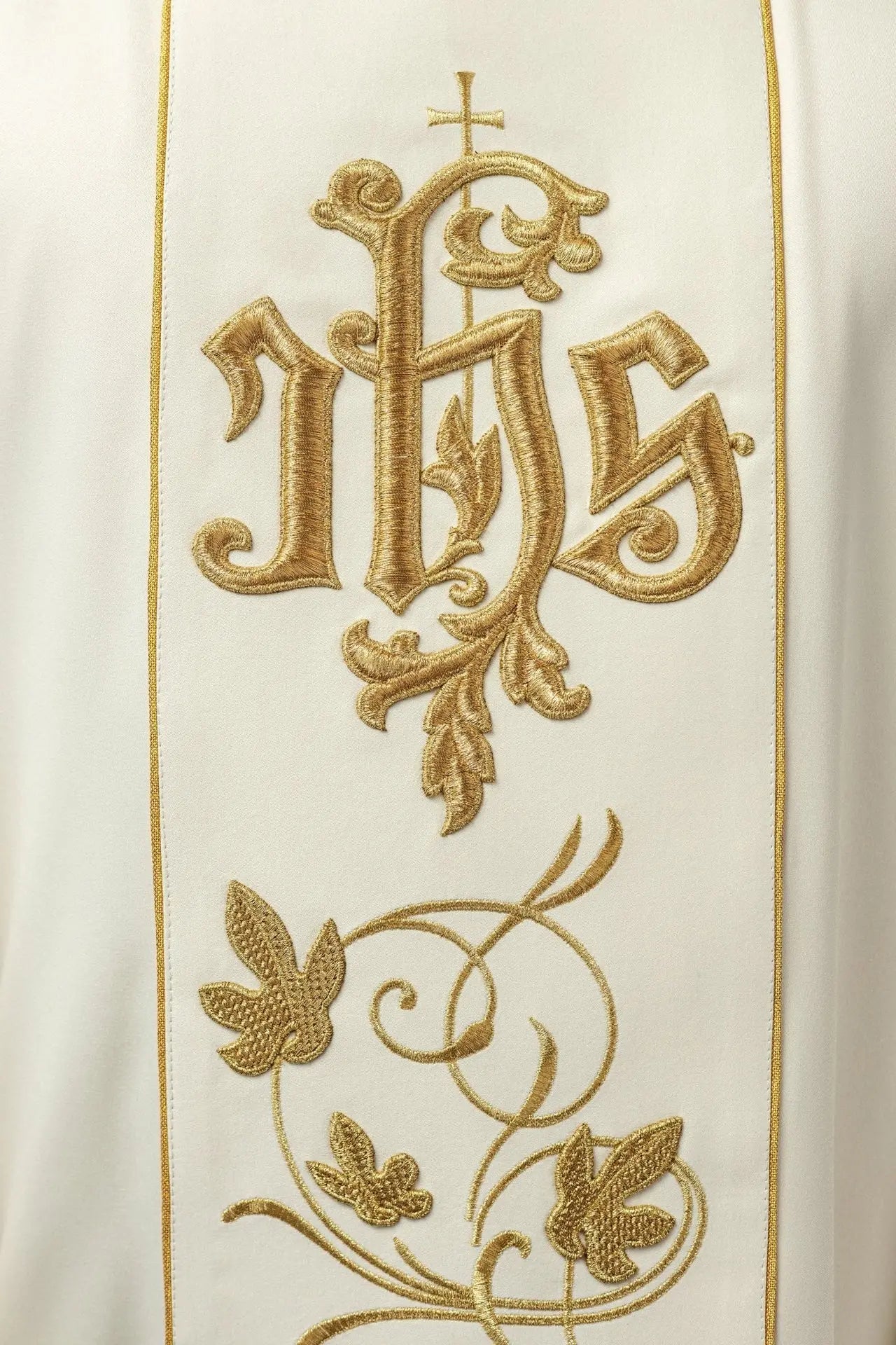 Ecru liturgical chasuble with richly decorated belt with floral motif and IHS