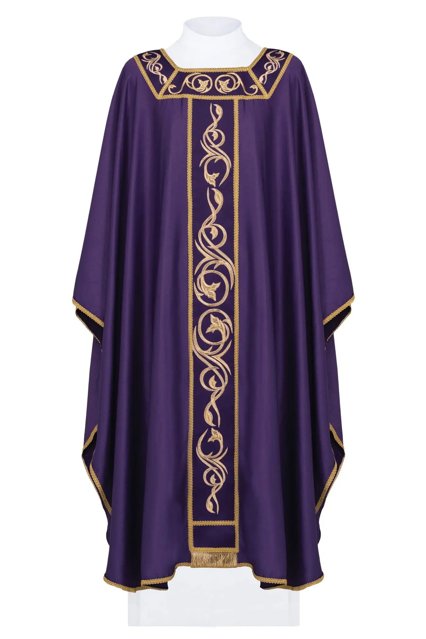 Purple chasuble embroidered on lightweight fabric