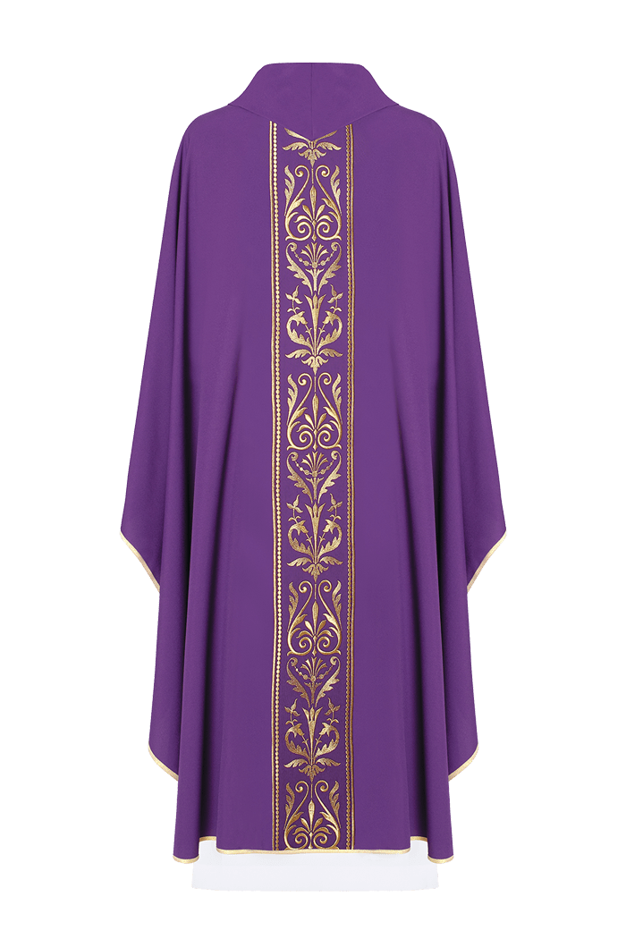 Fioletowy ornat liturgiczny zdobiony złotym pasem haftowanym