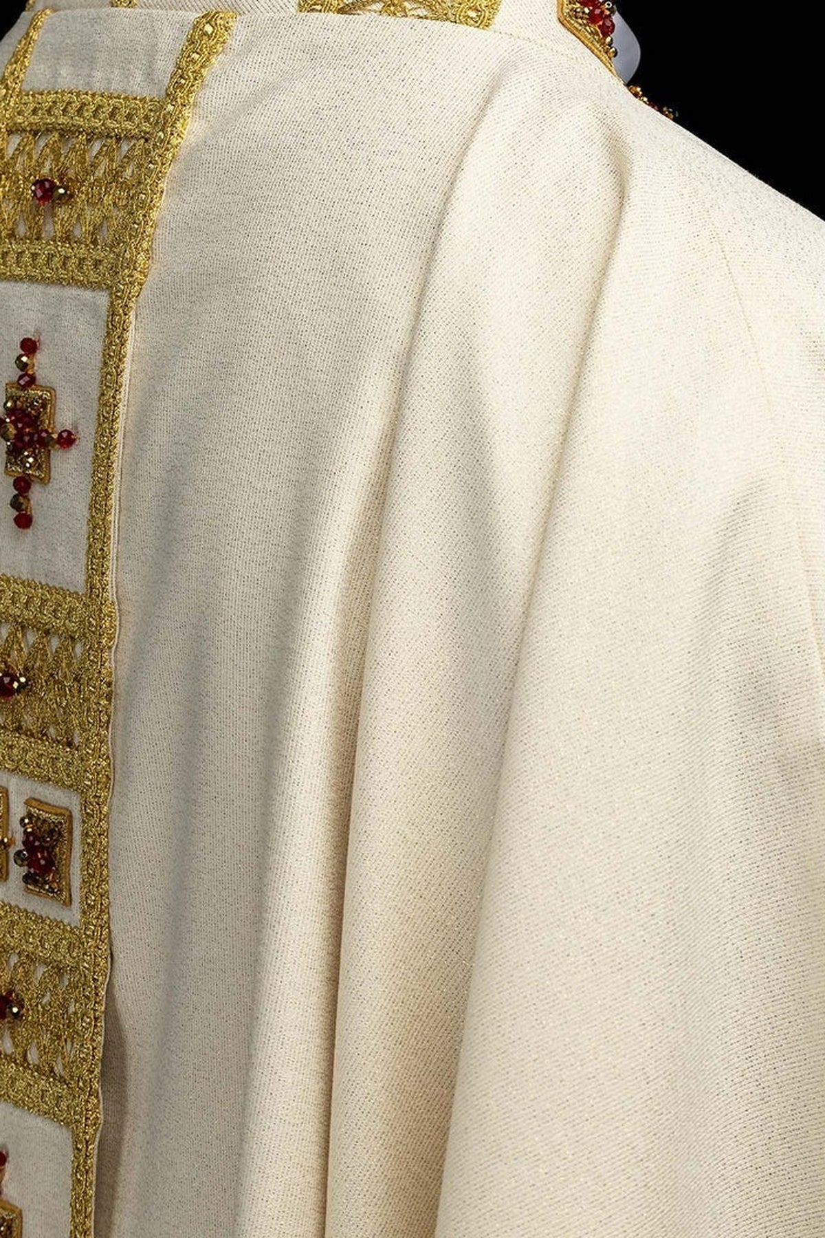 Marfil casulla para la Vigilia Pascual y la Transfiguración con cruces rojas, detalle