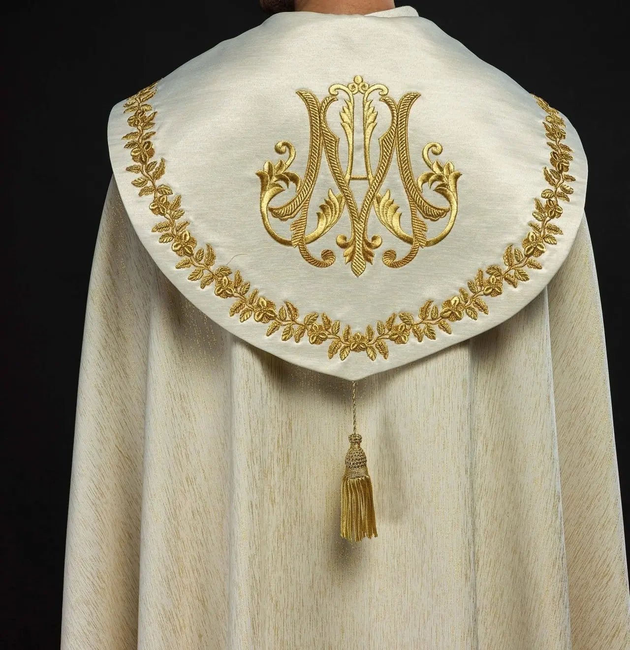 Colcha bordada mariana ecru
