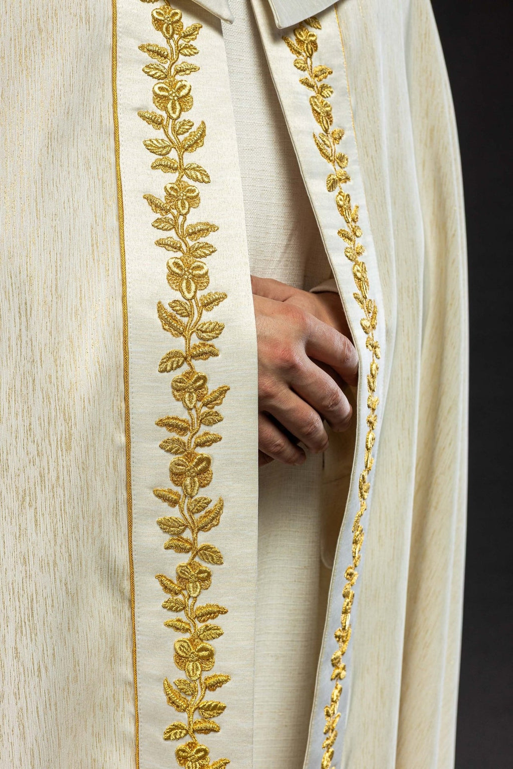 Kapa haftowana maryjna ecru