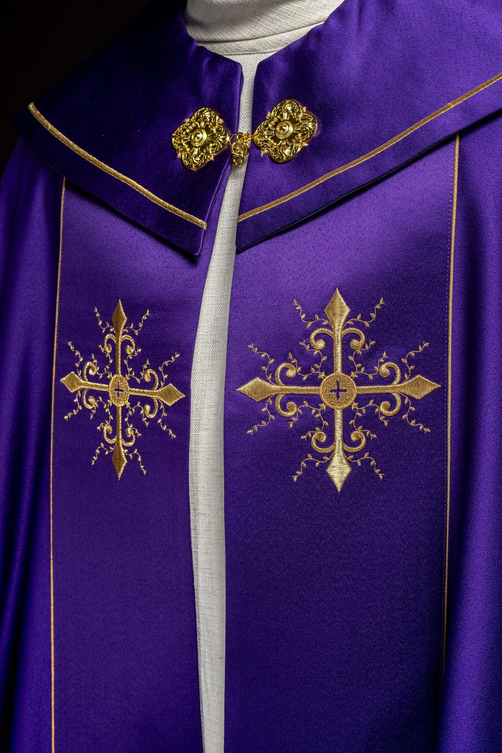 Kapa liturgiczna haftowana fioletowa