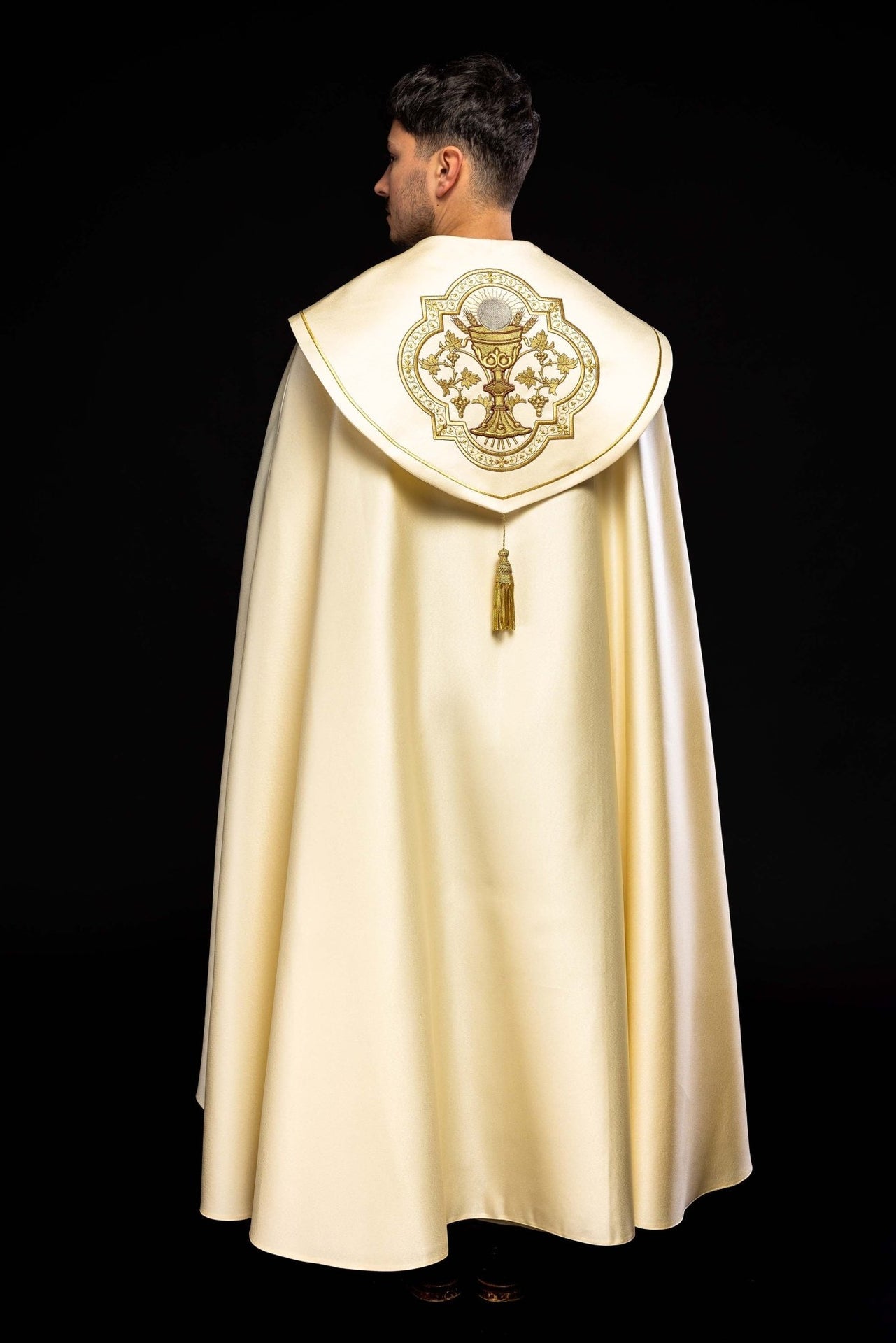 Kapa liturgiczna haftowana Kielich ecru