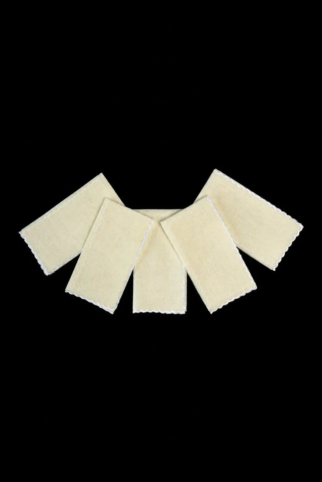 Marfil set de 5 manutergios litúrgicos de lino, ribete ondulado blanco, vista completa