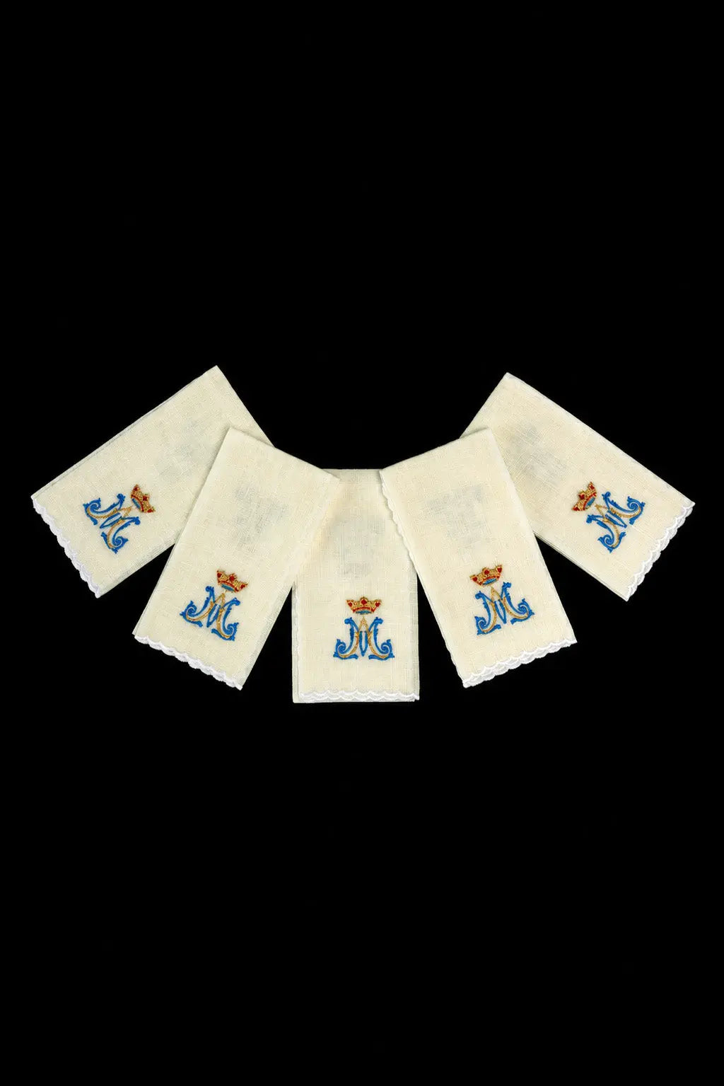 Marfil set de 5 purificadores con monograma mariano coronado, vista general