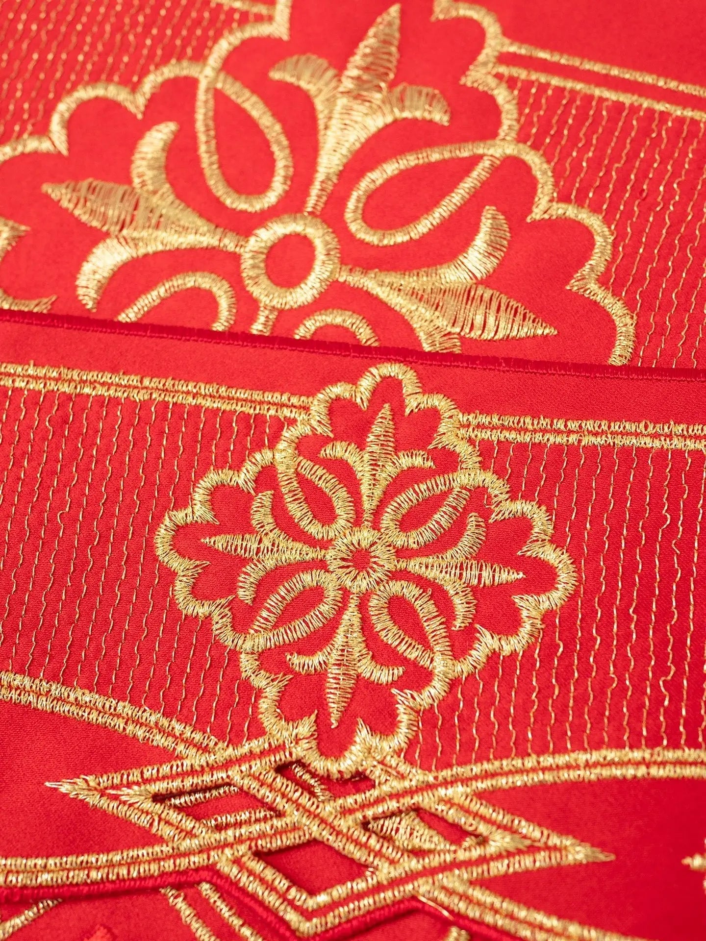 Metro con bordado frontal Roseta Roja