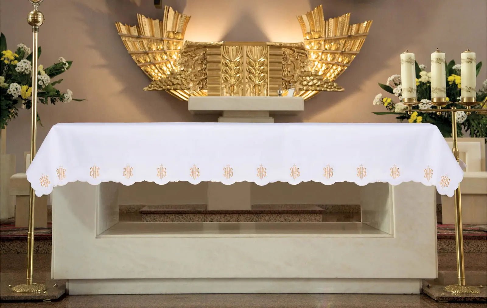 Paño de altar con bordado frontal con motivo IHS