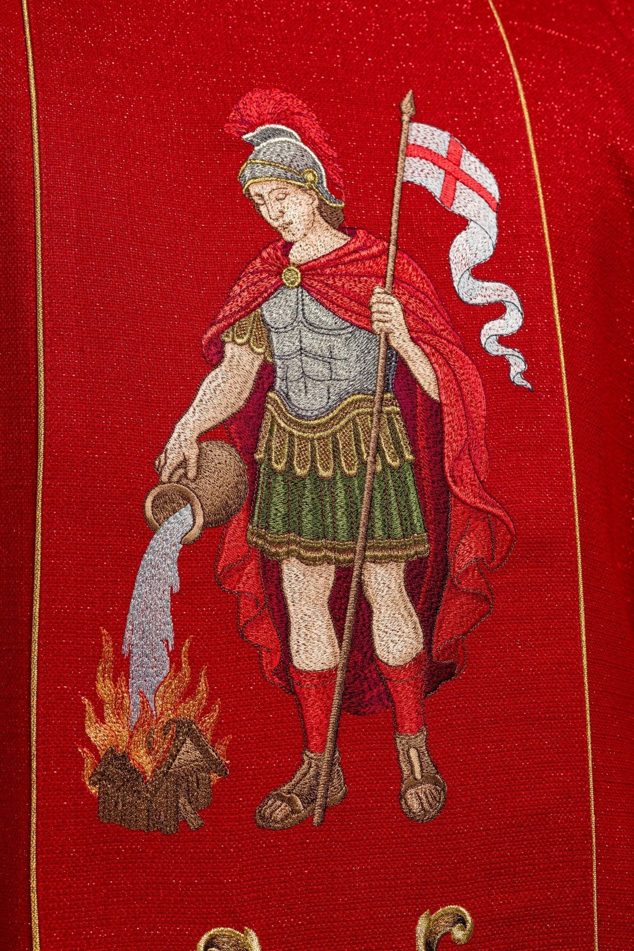 Ornat bogato haftowany z wizerunkiem Świętego Floriana