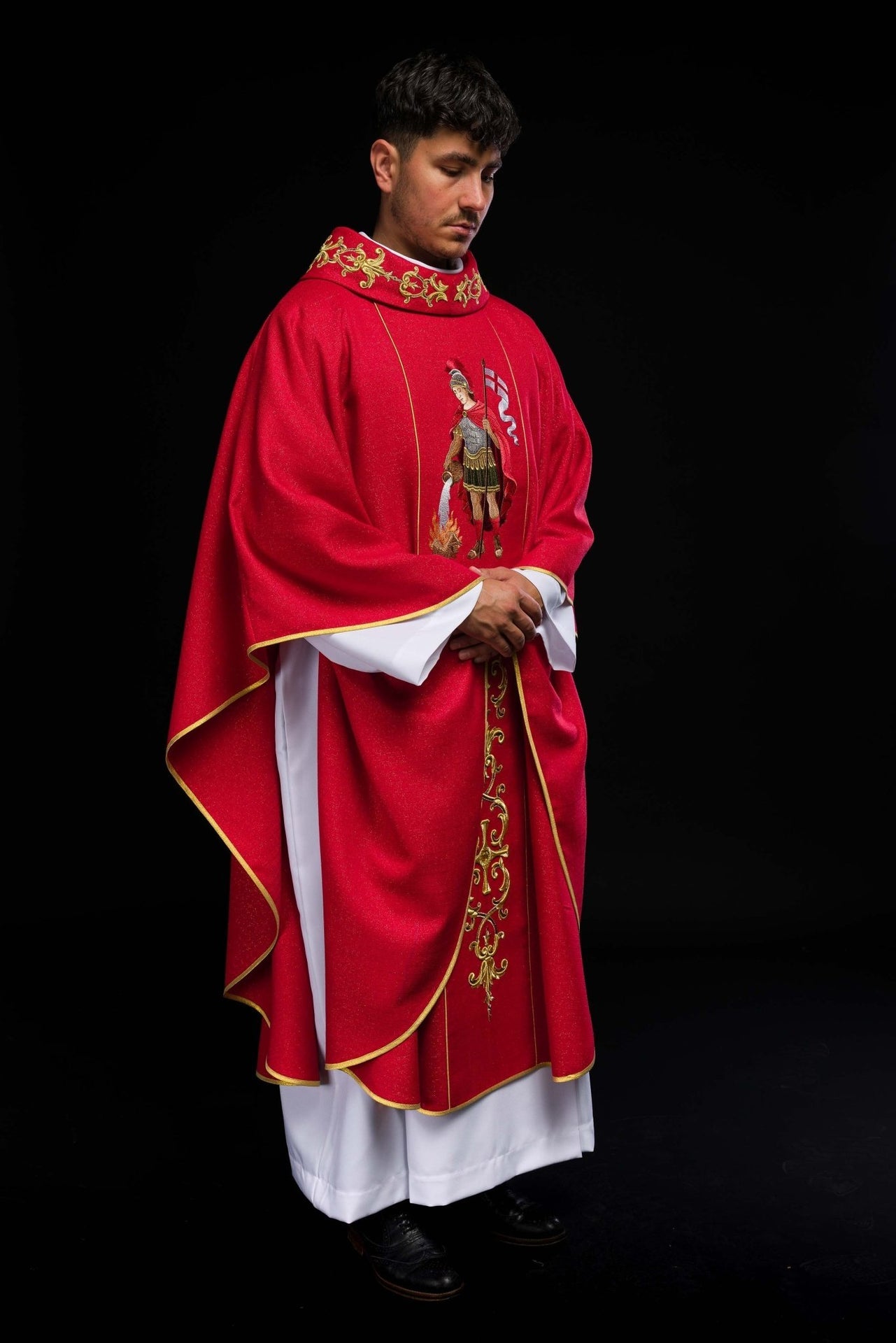 Ornat bogato haftowany z wizerunkiem Świętego Floriana