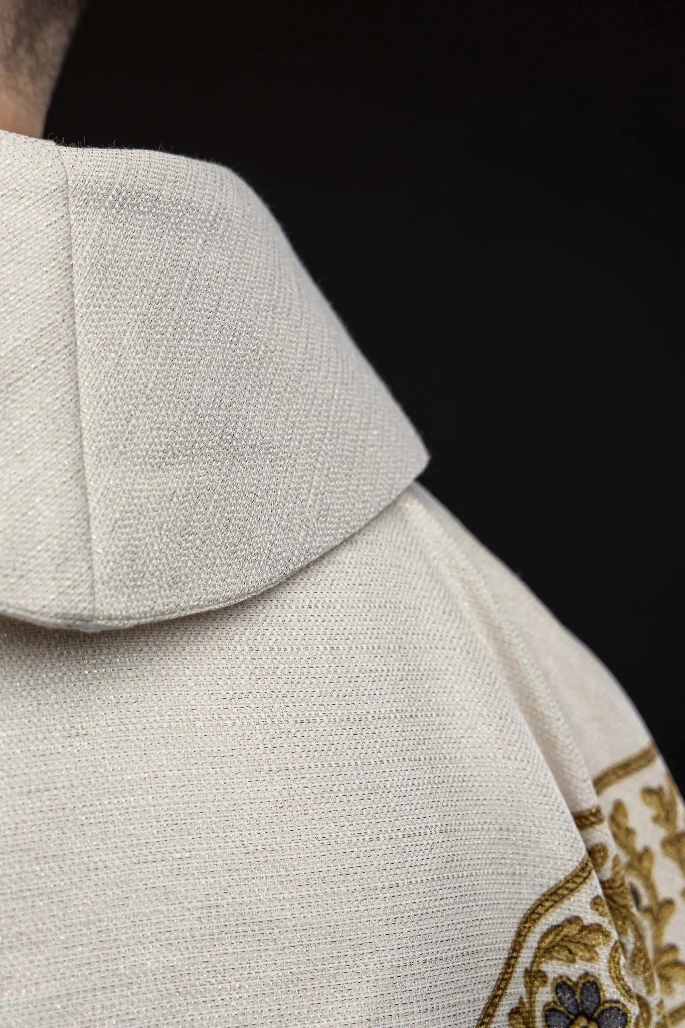 Ecru printed chasuble with an image of Our Lady of Fatima