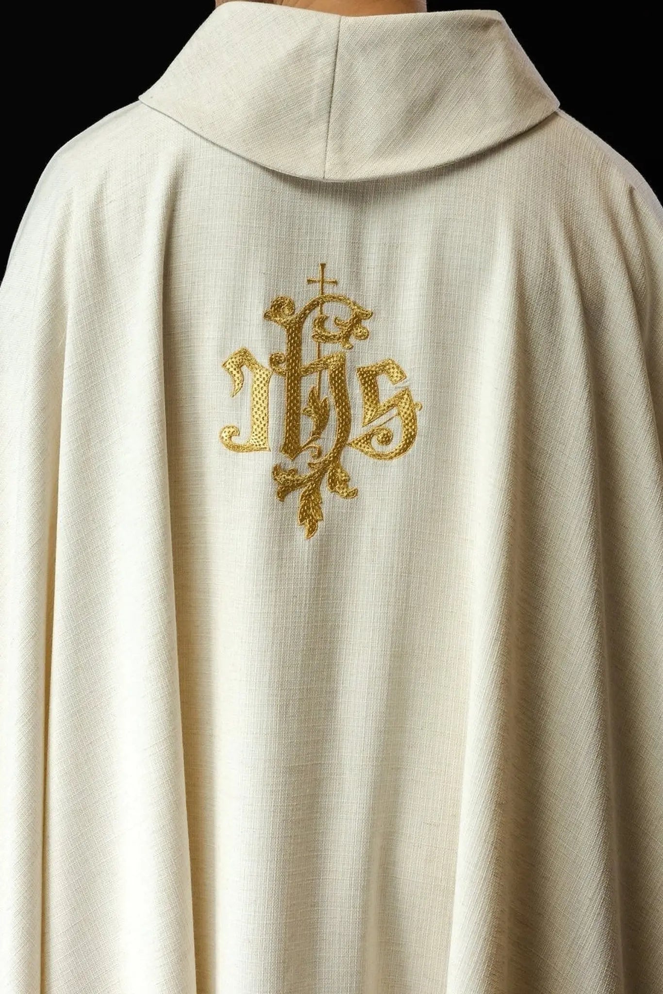 Casulla color crudo con imagen del Jesús Misericordioso