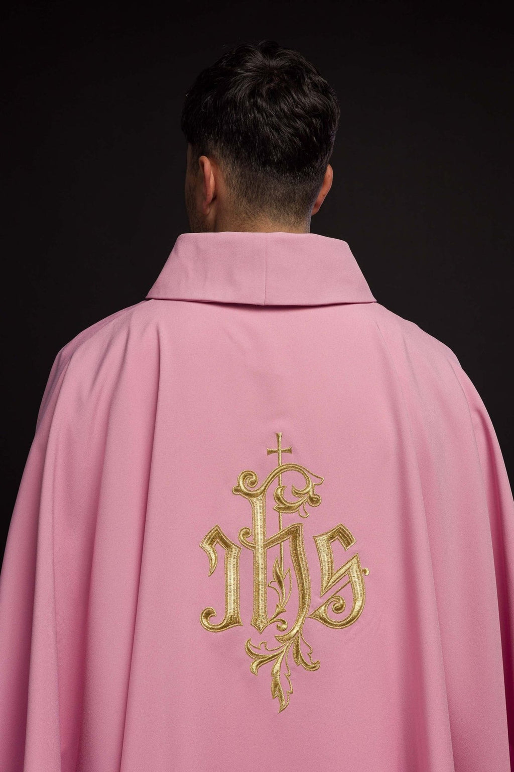 Ornat haftowany IHS kolorze Różowym