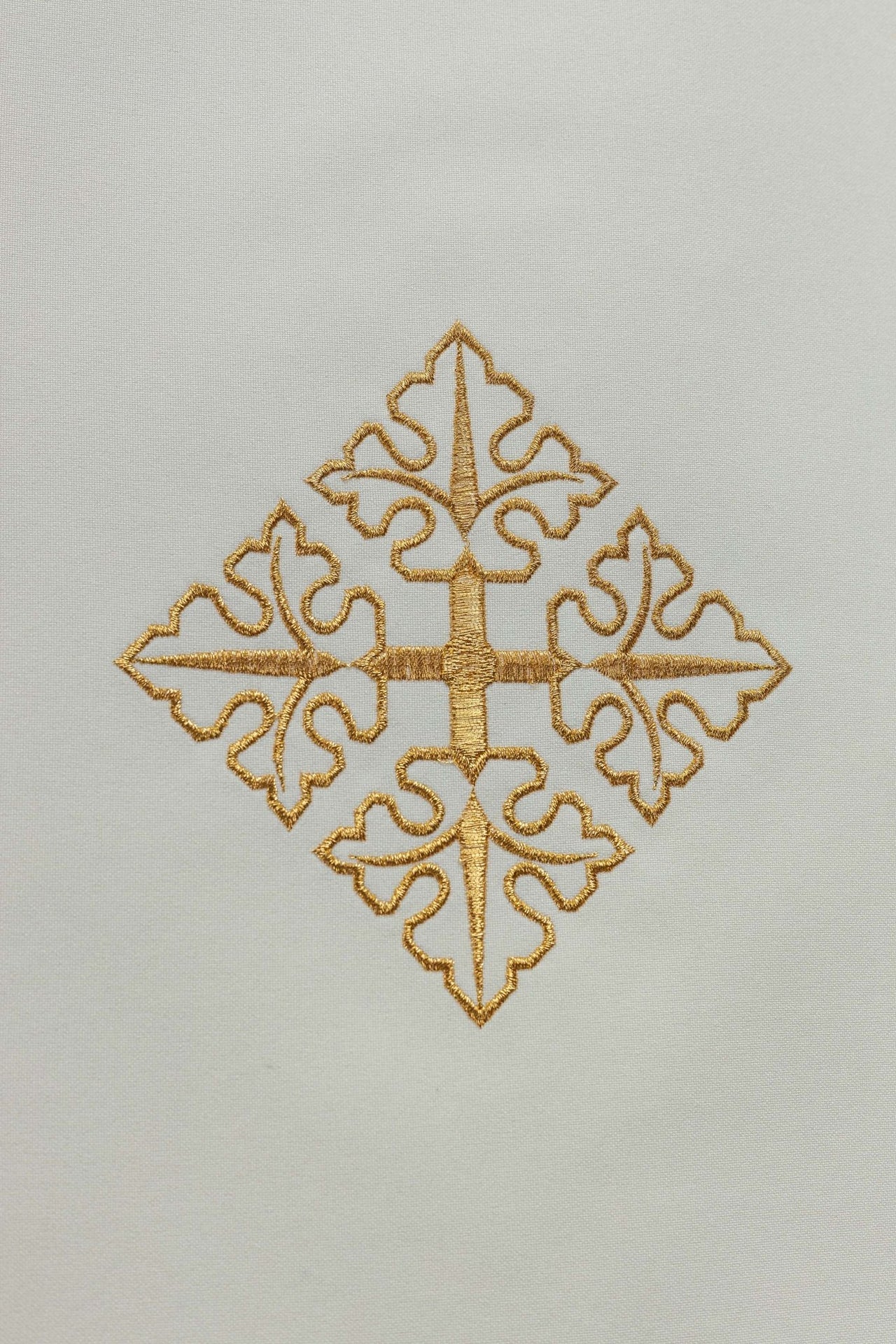 Ornat Haftowany Jezus Miłosierny i IHS ecru