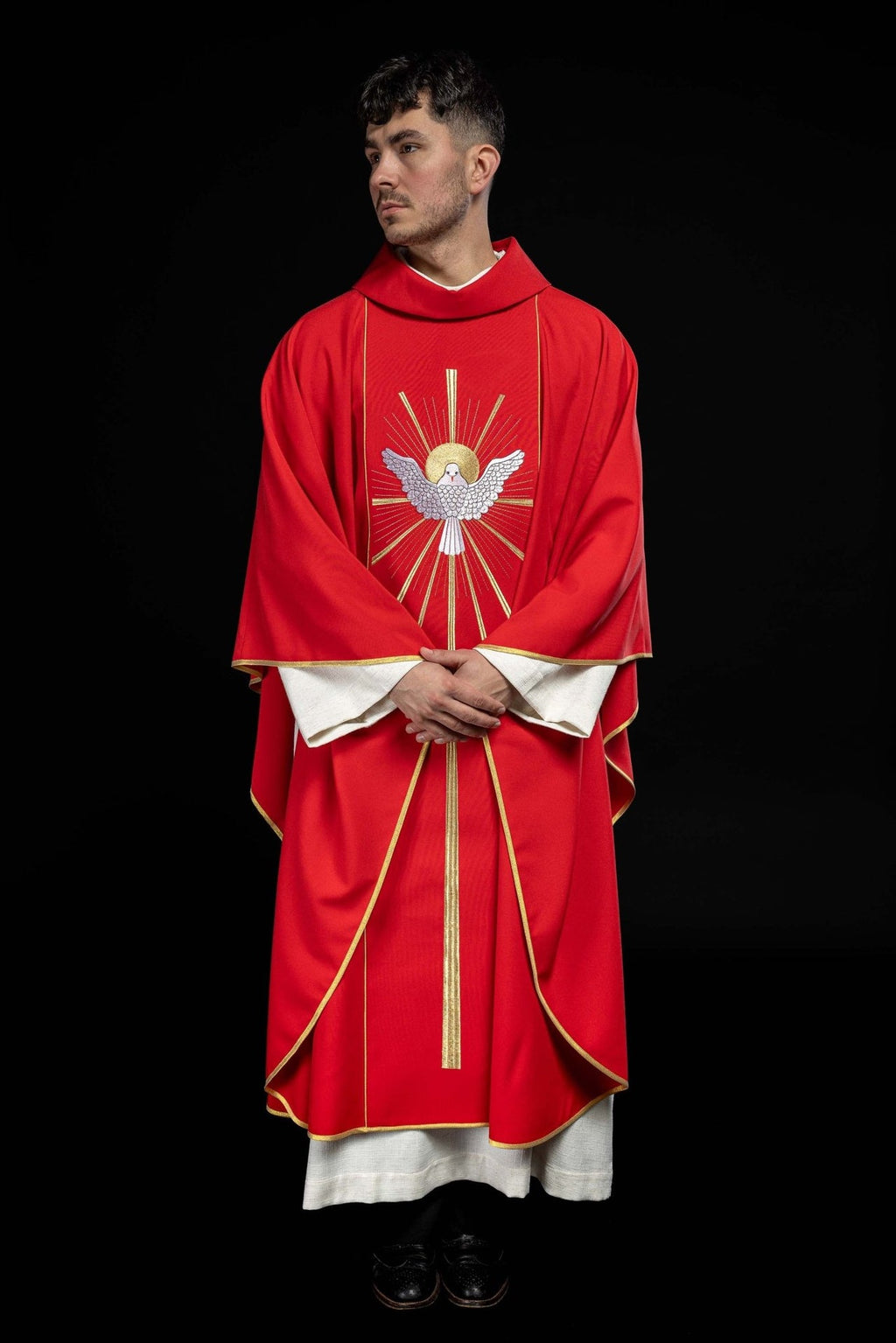 Ornat haftowany z Duchem Świętym w kolorze czerwonym