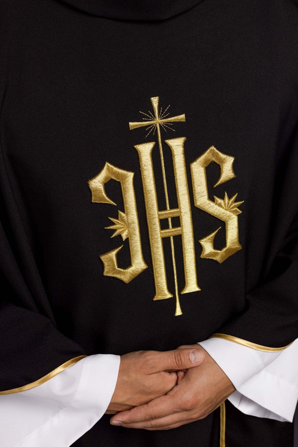 Ornat haftowany z symbolem IHS czarny