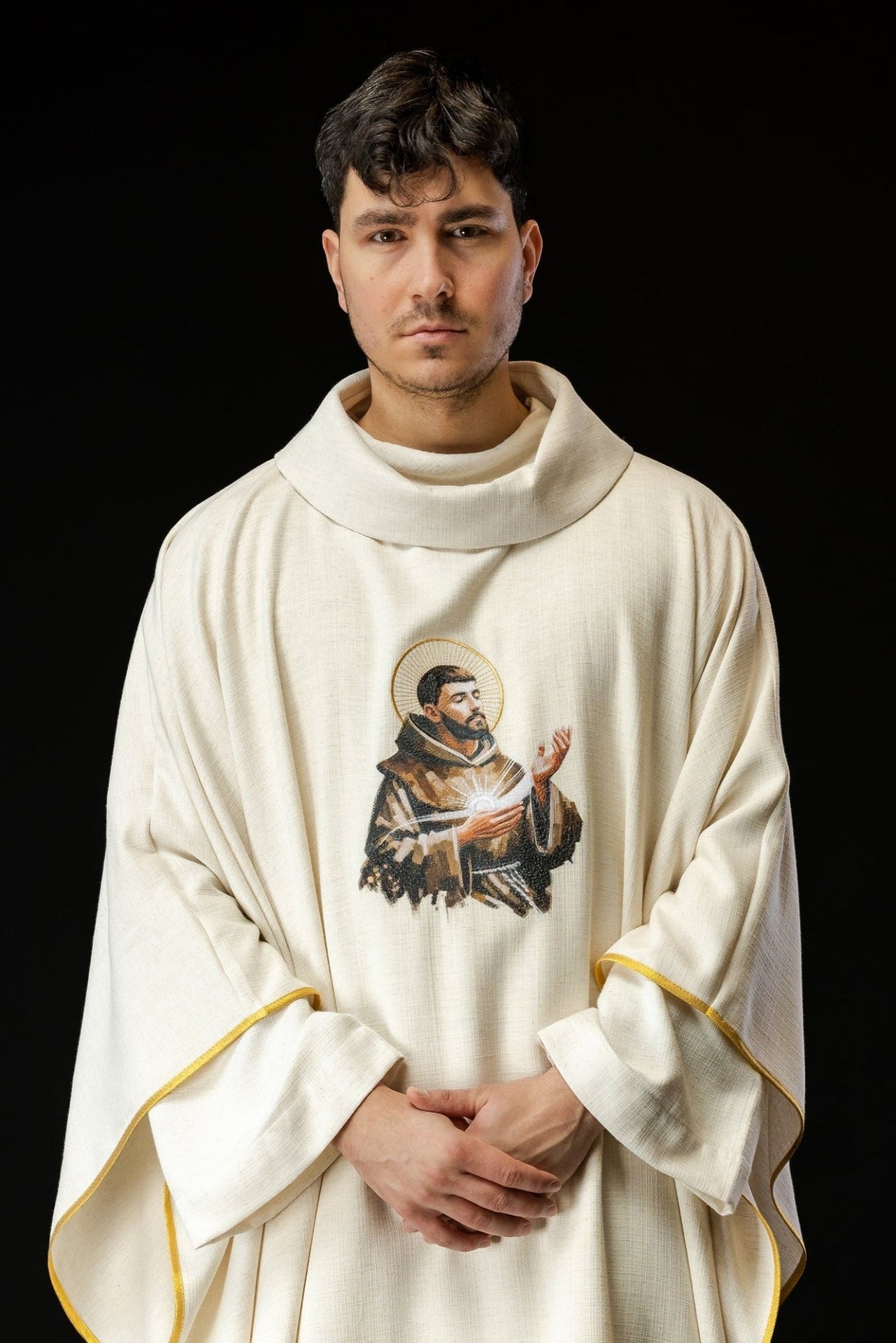 Ornat haftowany z wizerunkiem Świętego Franciszka