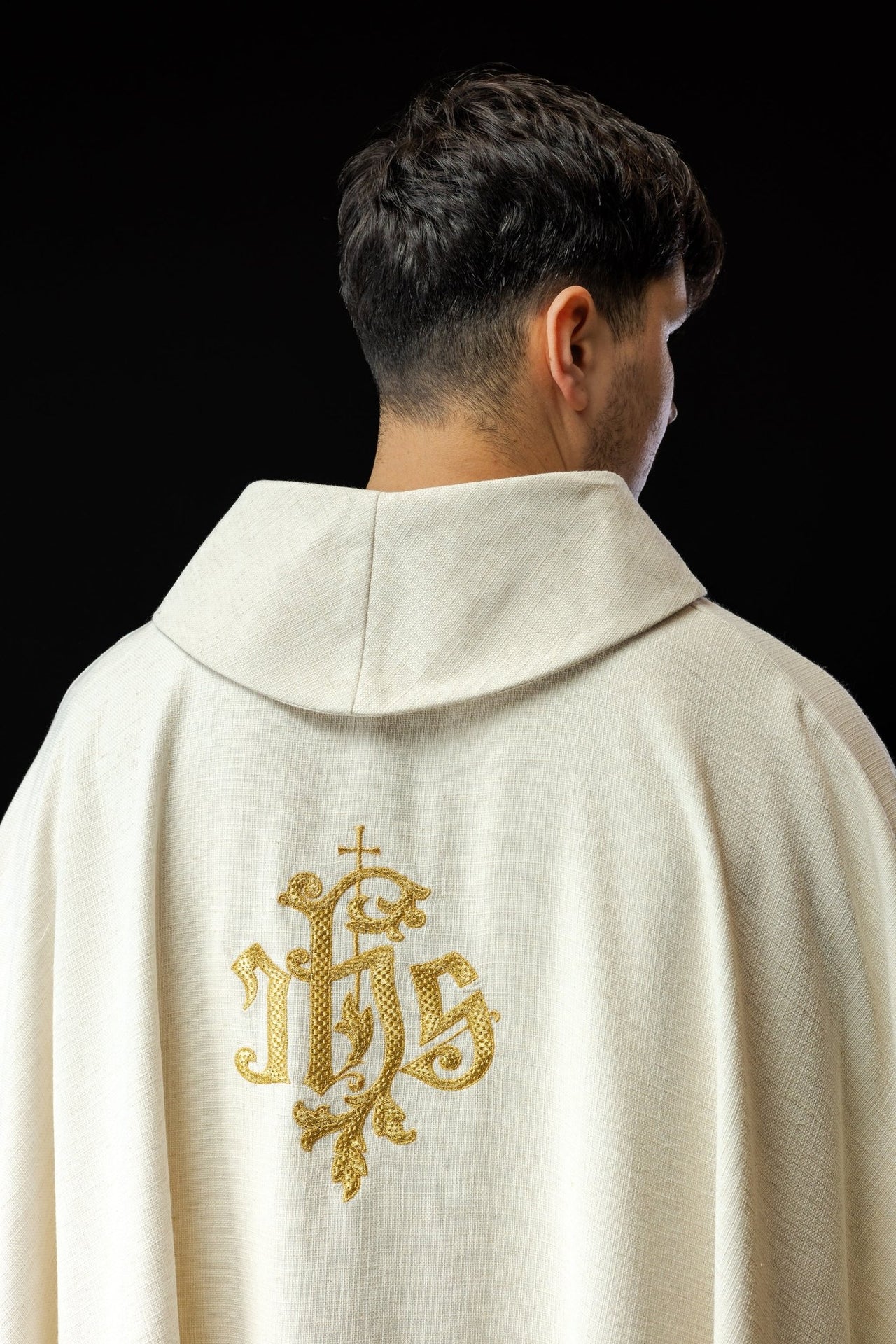 Ornat haftowany z wizerunkiem Świętego Franciszka