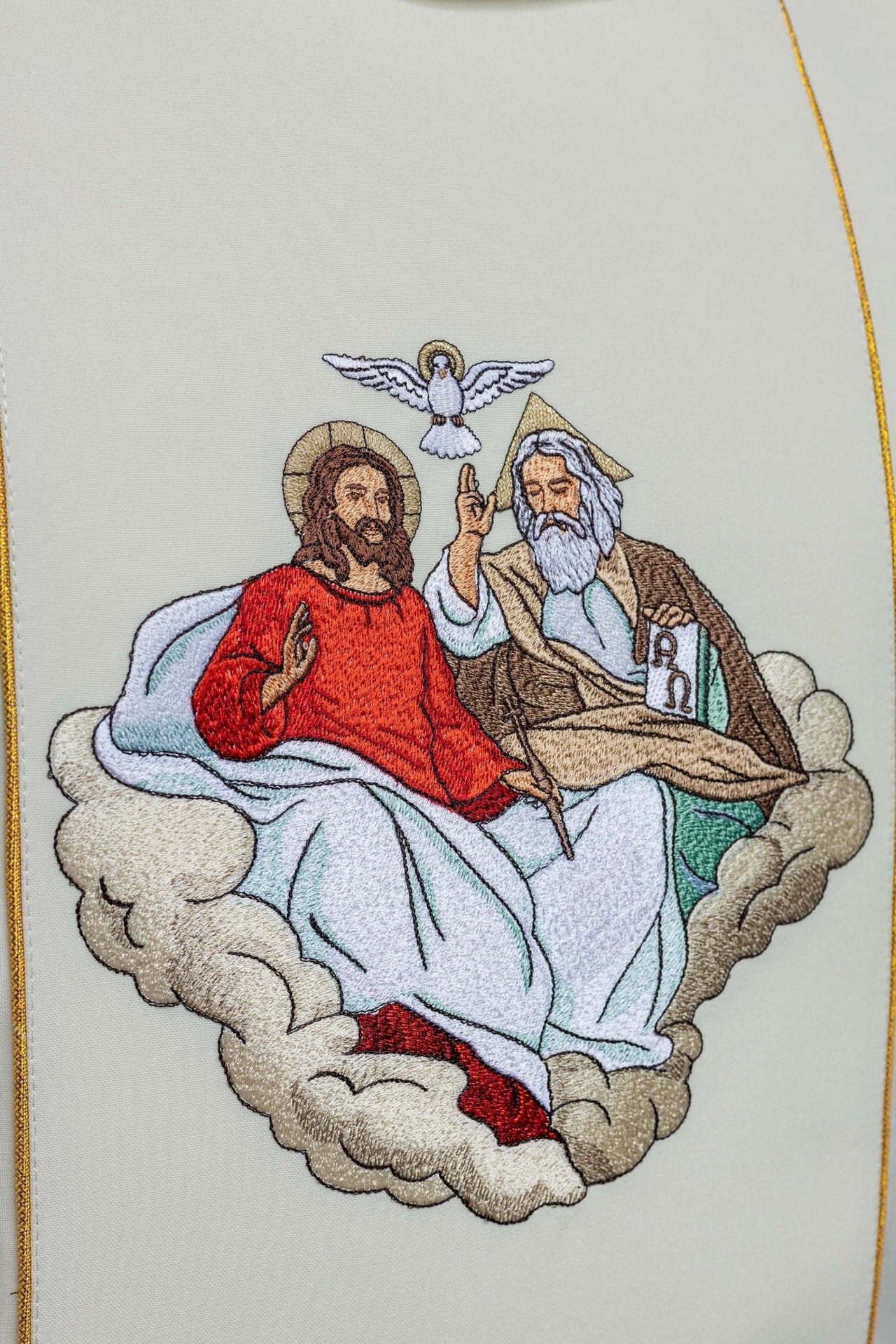 Ornat haftowany z wizerunkiem Trójcy Świętej