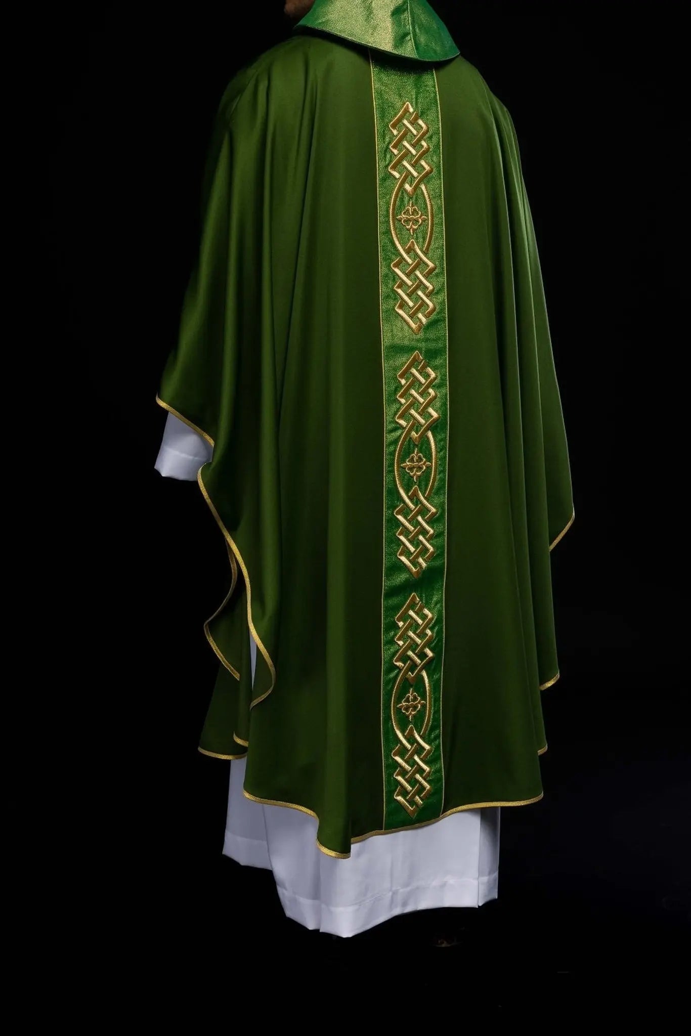 Casulla bordada verde Cinturón decorativo con cruces