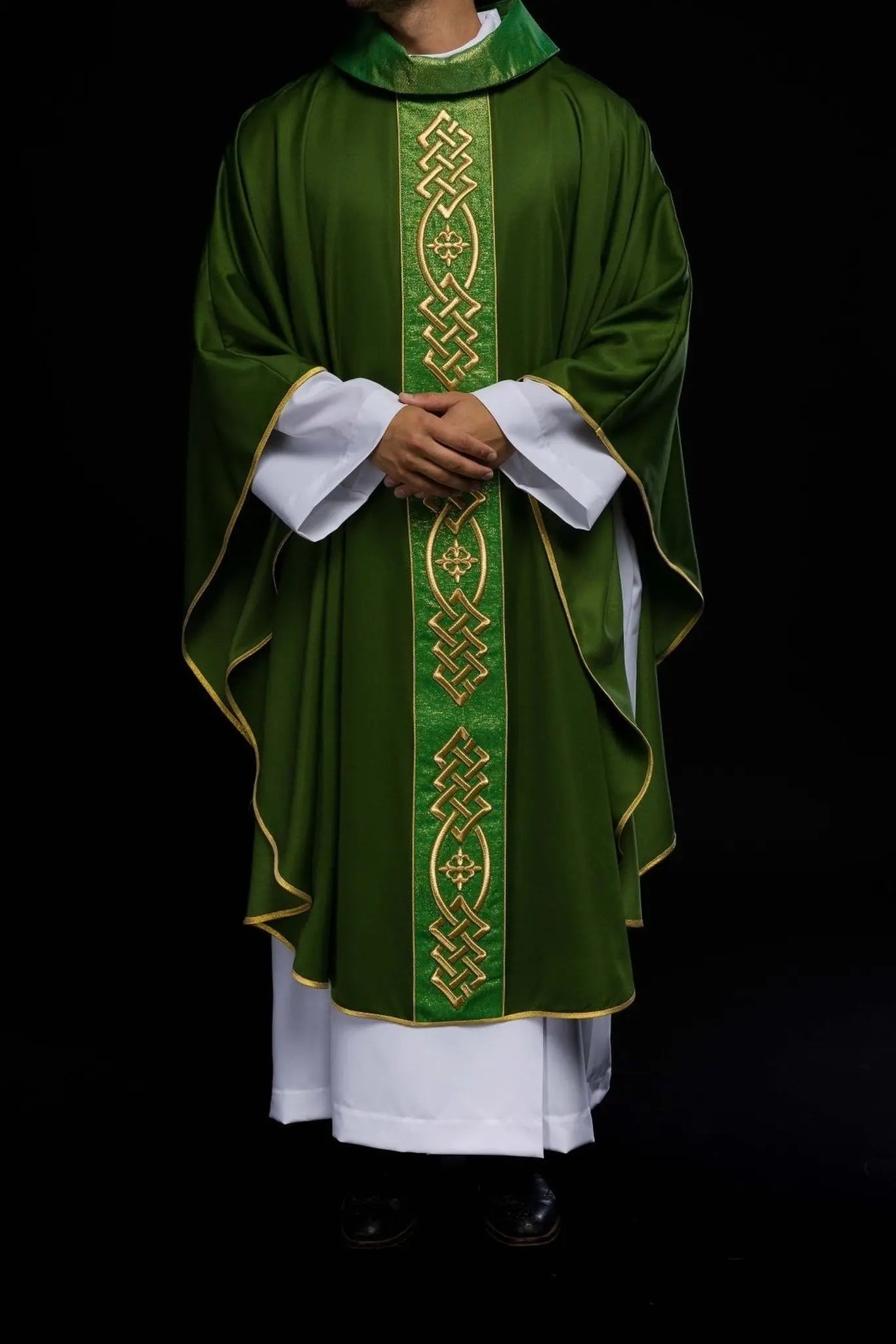Casulla bordada verde Cinturón decorativo con cruces