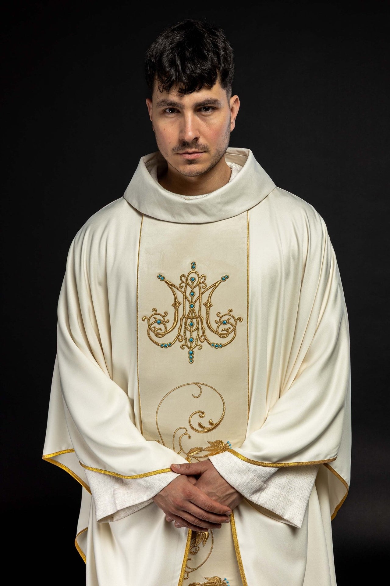 Ornat liturgiczny Maryjny z aksamitnym pasem w kolorze ecru