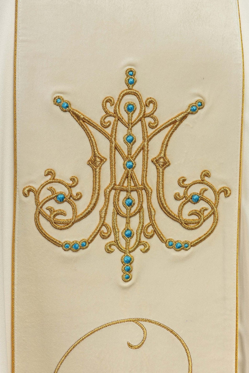 Ornat liturgiczny Maryjny z aksamitnym pasem w kolorze ecru