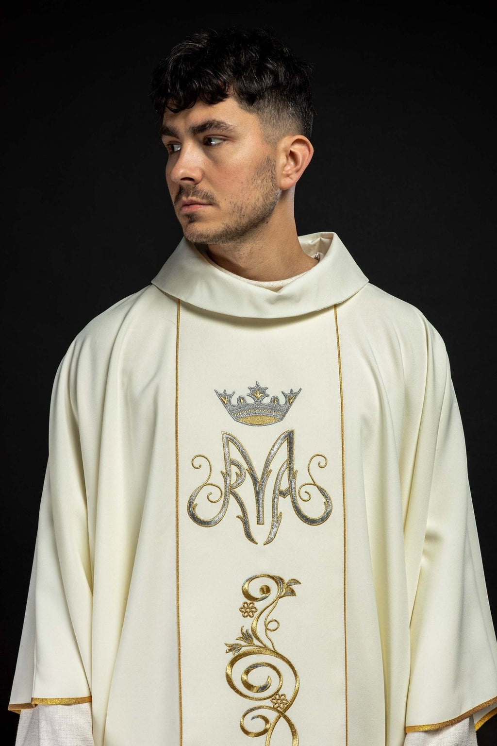 Ornat liturgiczny Maryjny z pasem haftowanym ecru