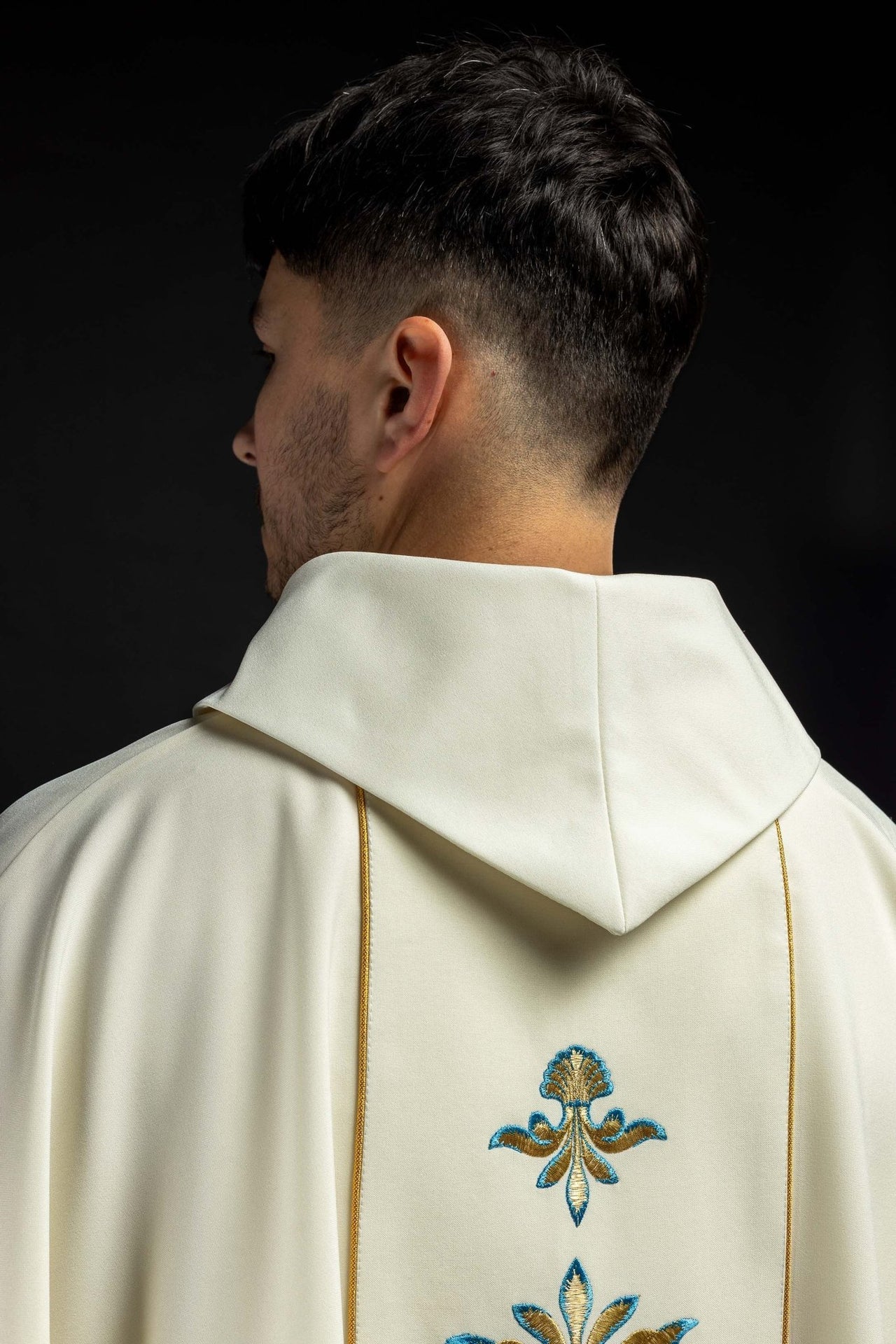 Ornat z motywem Maryjnym w kolorze ecru