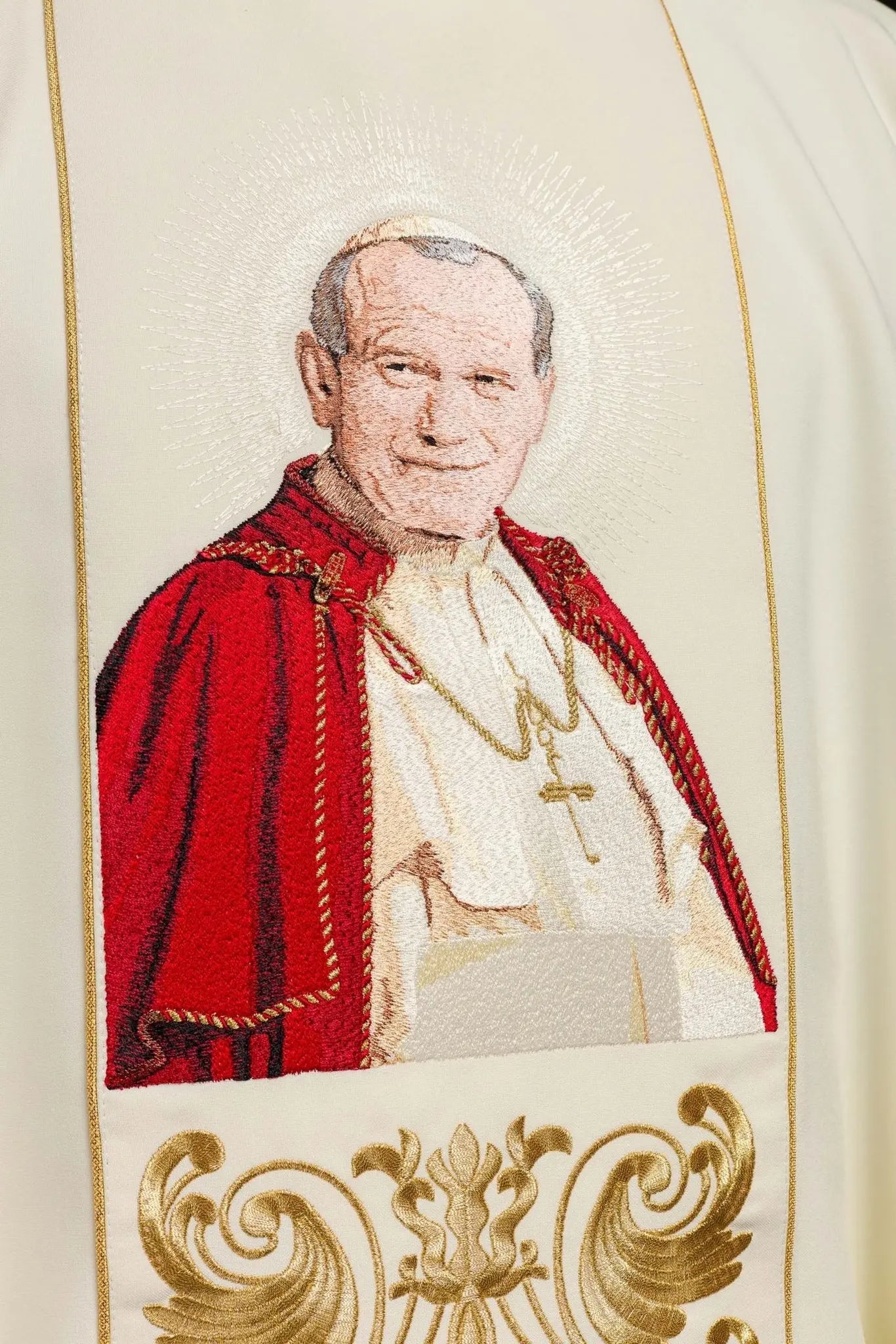 Casulla con una imagen del Papa Juan Pablo II