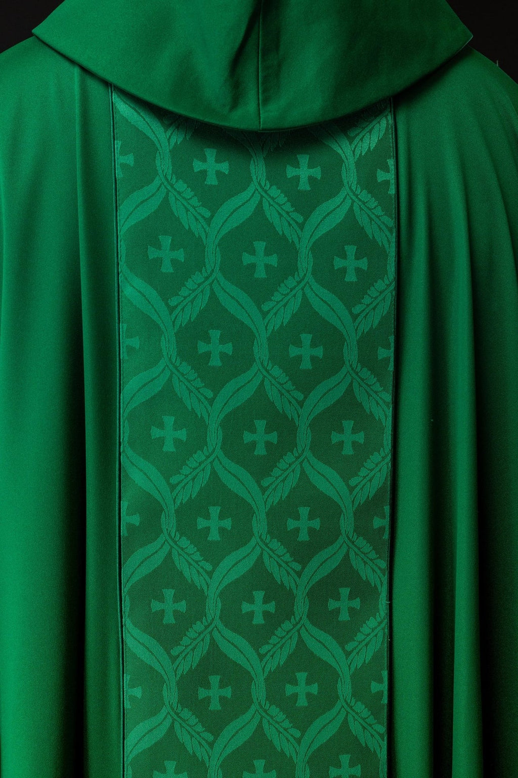 Ornat zielony z żakardowym pasem w krzyże