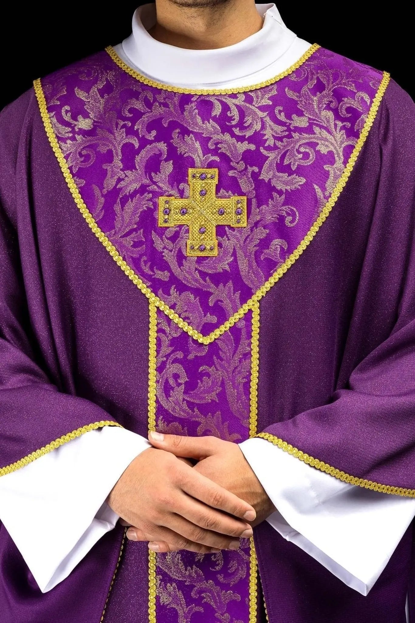 Purple Chasuble with Embroidered Gold Cross and Jacquard Fabric - HAFTINA ATELIER