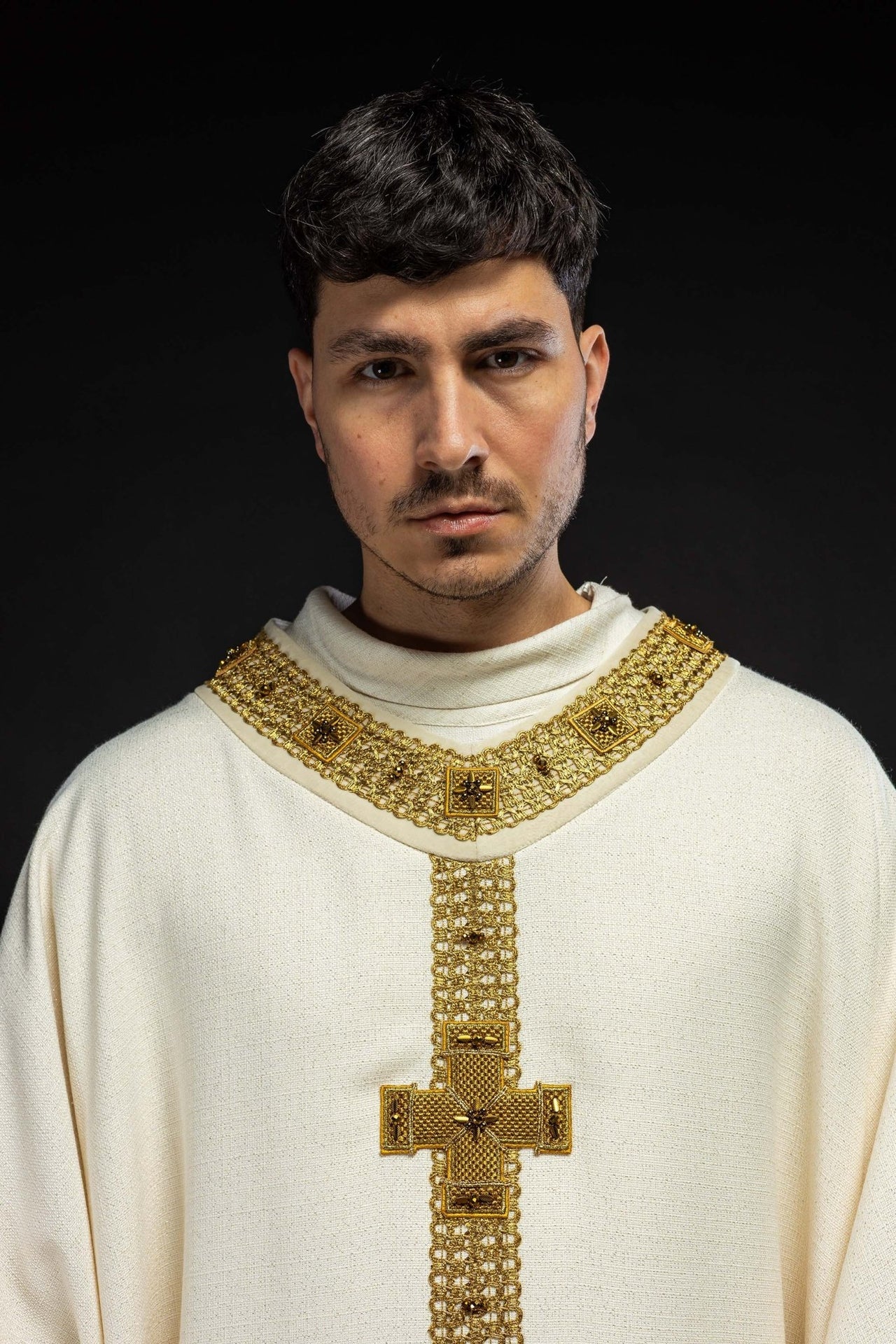 Ręcznie wykonany ornat z naturalnymi kamieniami Handmade 7002