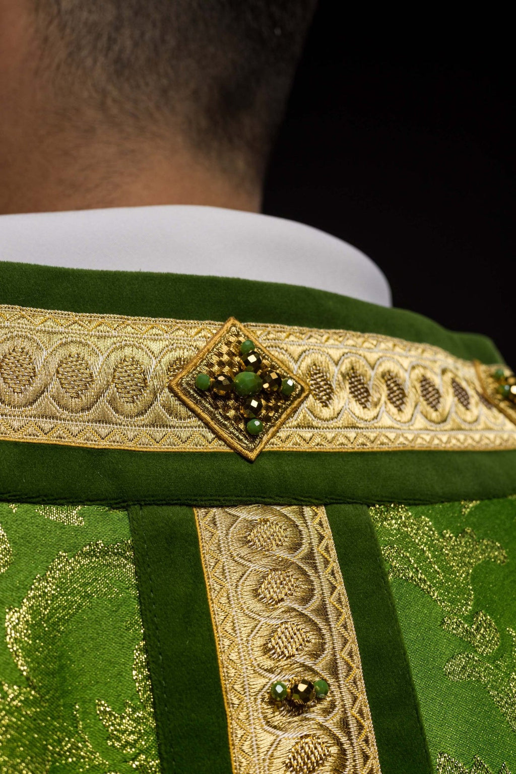 Ręcznie wykonany ornat z naturalnymi kamieniami Handmade 7003