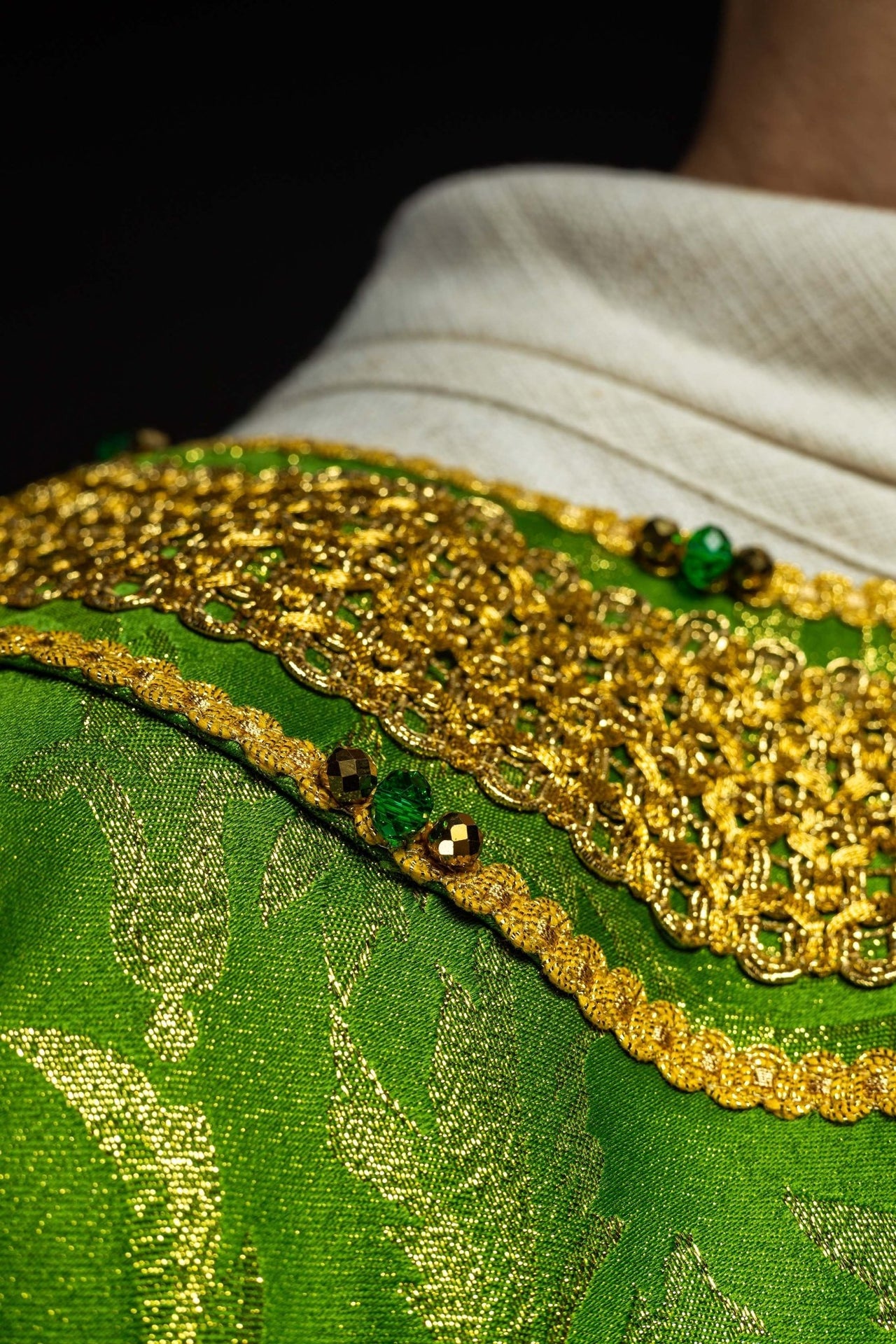 Ręcznie wykonany ornat z naturalnymi kamieniami Handmade 7010 Zielony