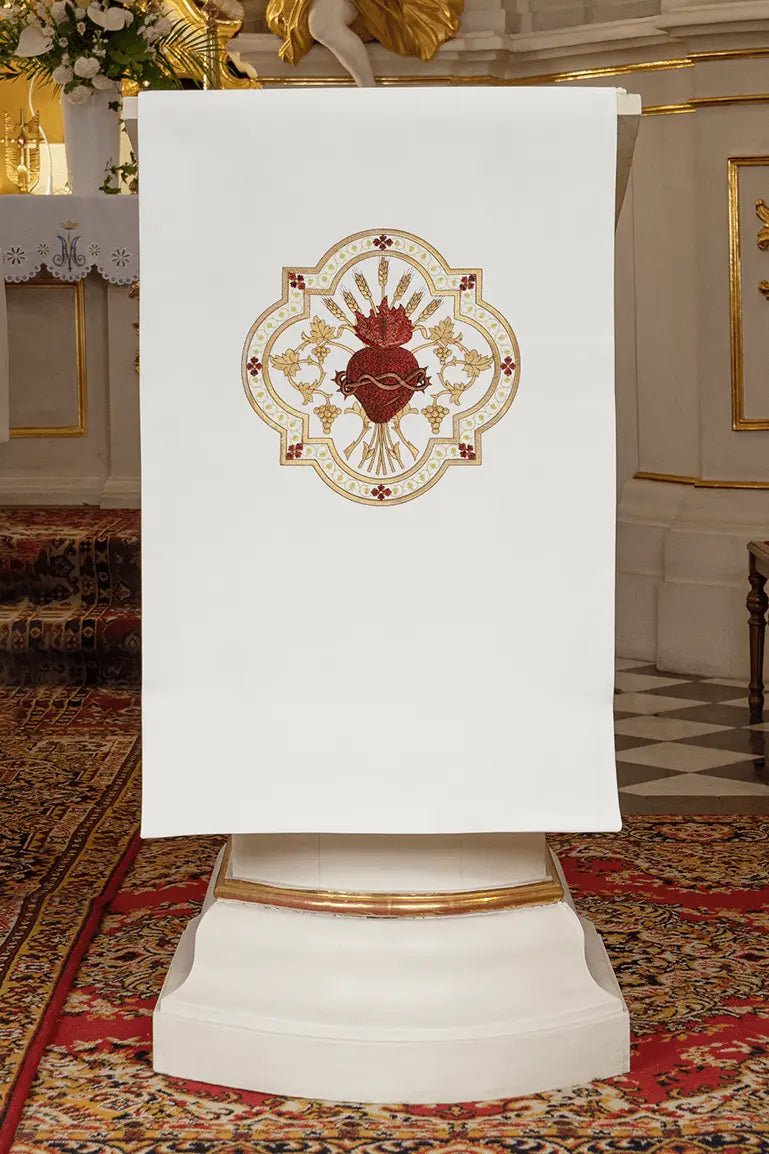 Servilleta bordada del Sagrado Corazón de Jesucristo para leccionario