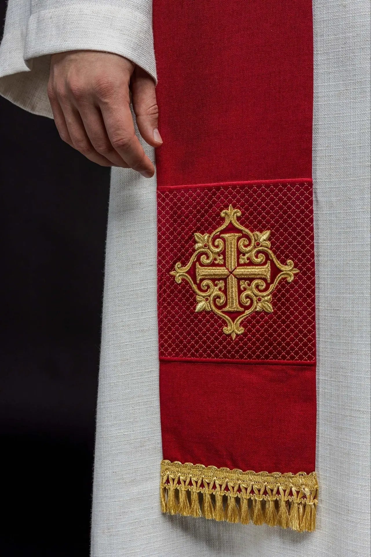 Estola de terciopelo rojo